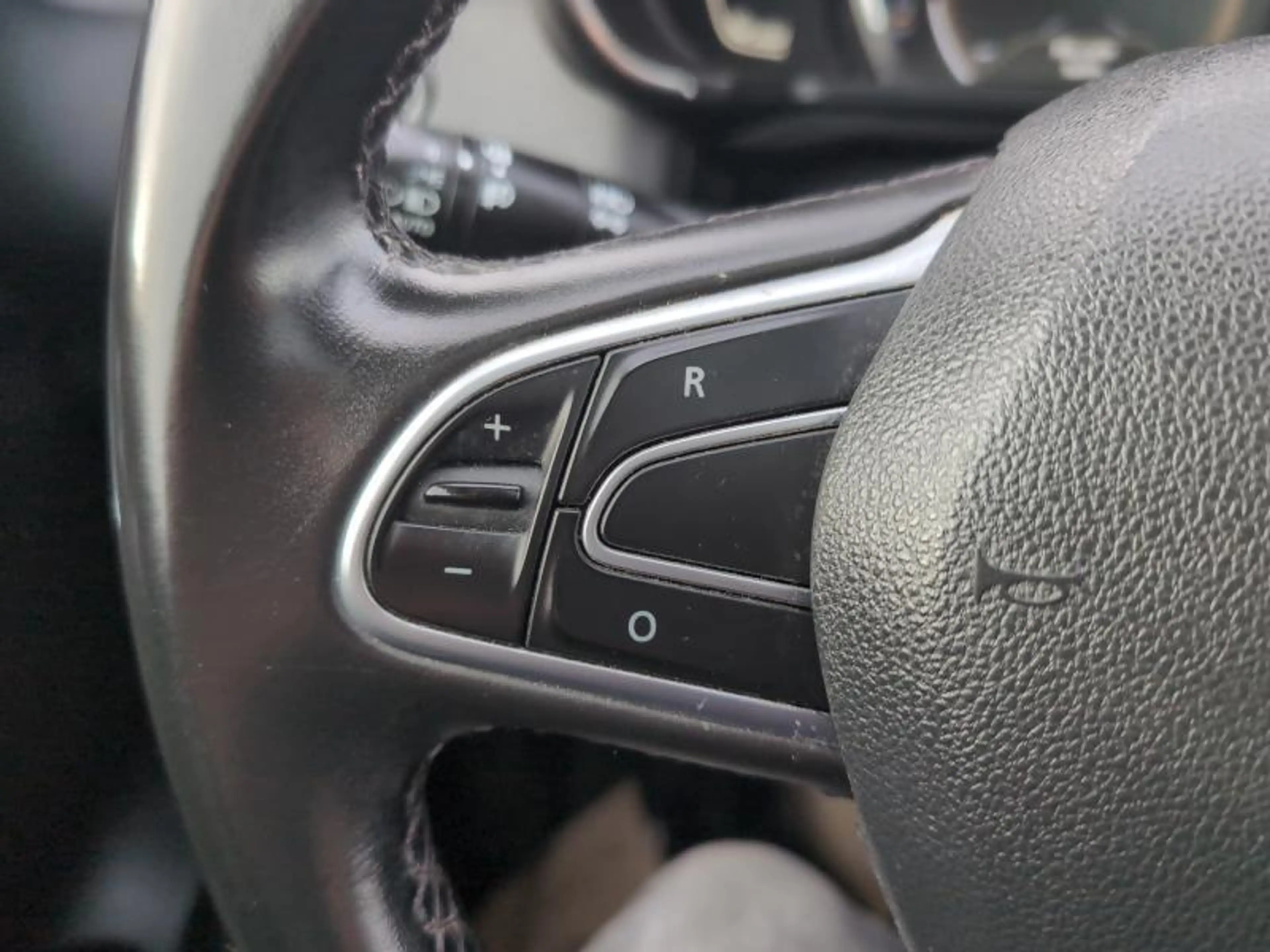 Renault Kadjar Bose 1.2TCe 130cv Rouge 06/16 Airco Cruise Bluetoo — photo 15