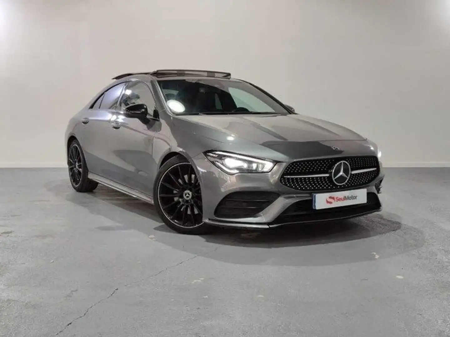 Mercedes-Benz CLA 200 Gris - 1