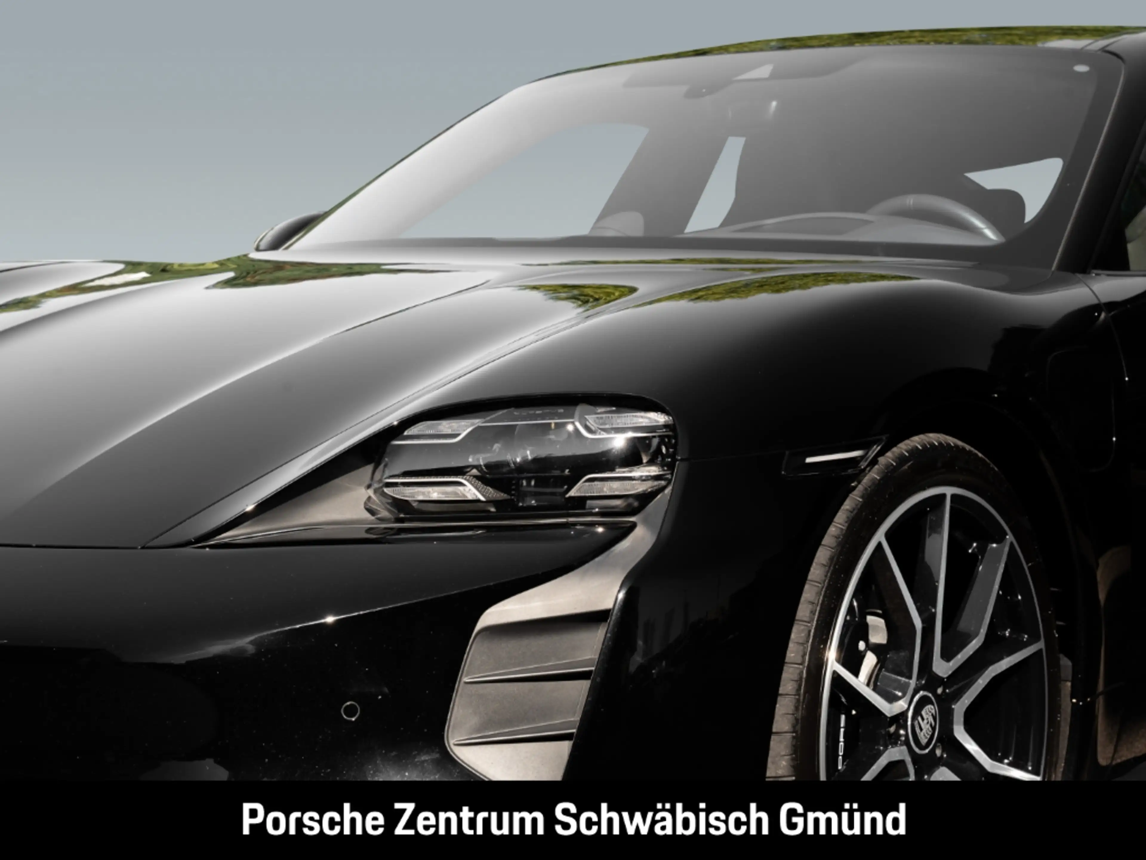 Porsche Taycan 4S — photo 11