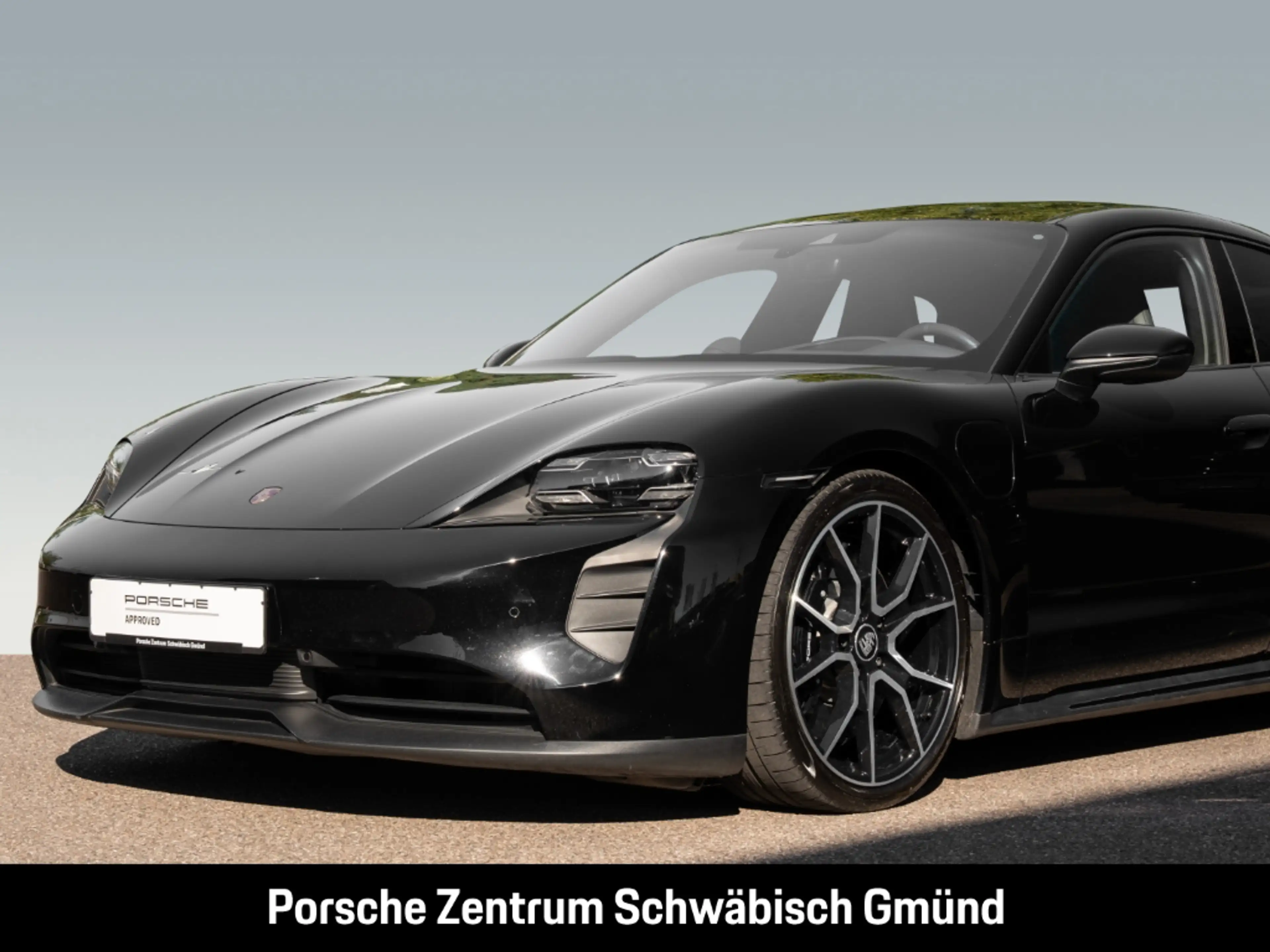 Porsche Taycan 4S — photo 10