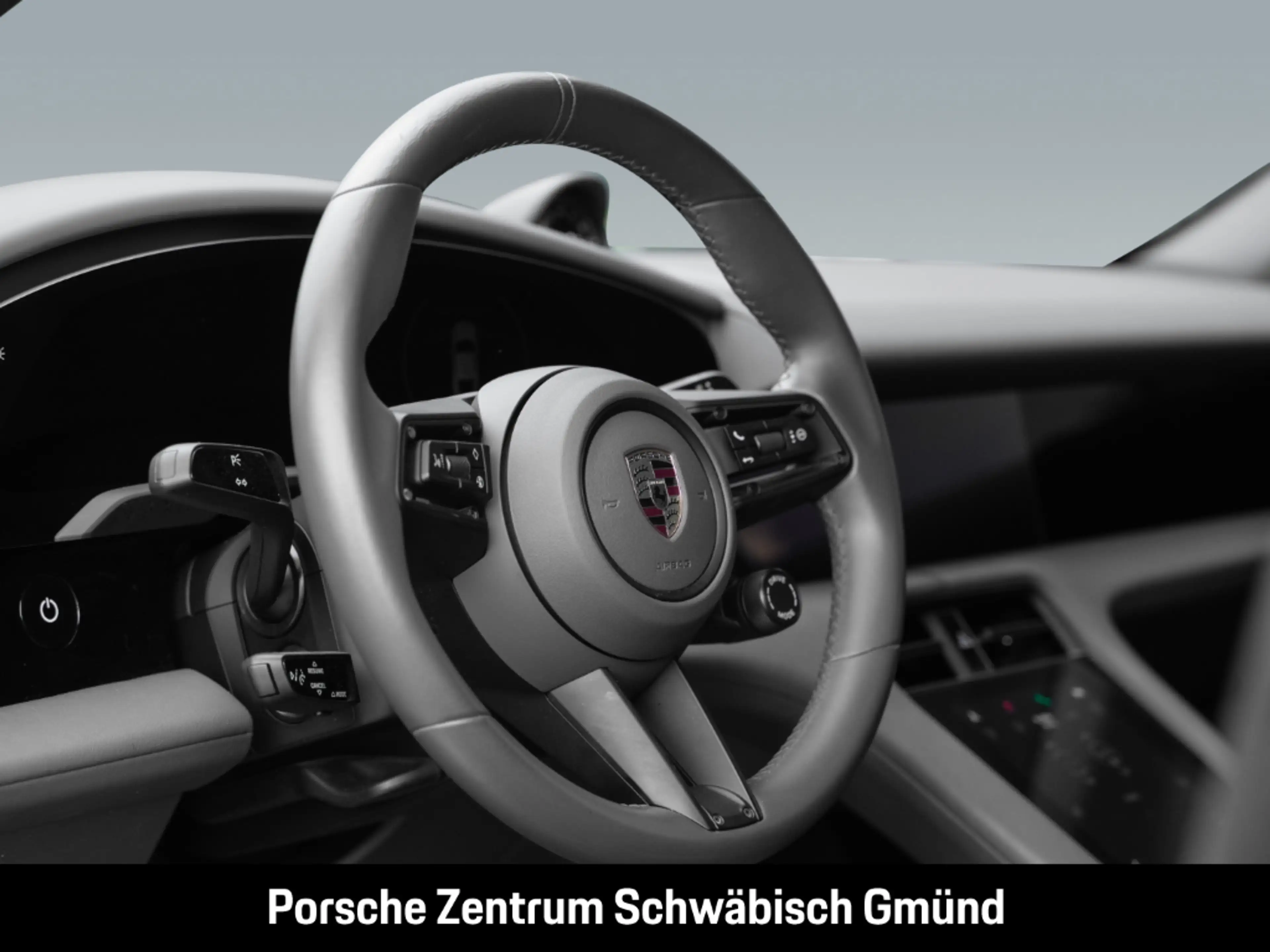 Porsche Taycan 4S — photo 7