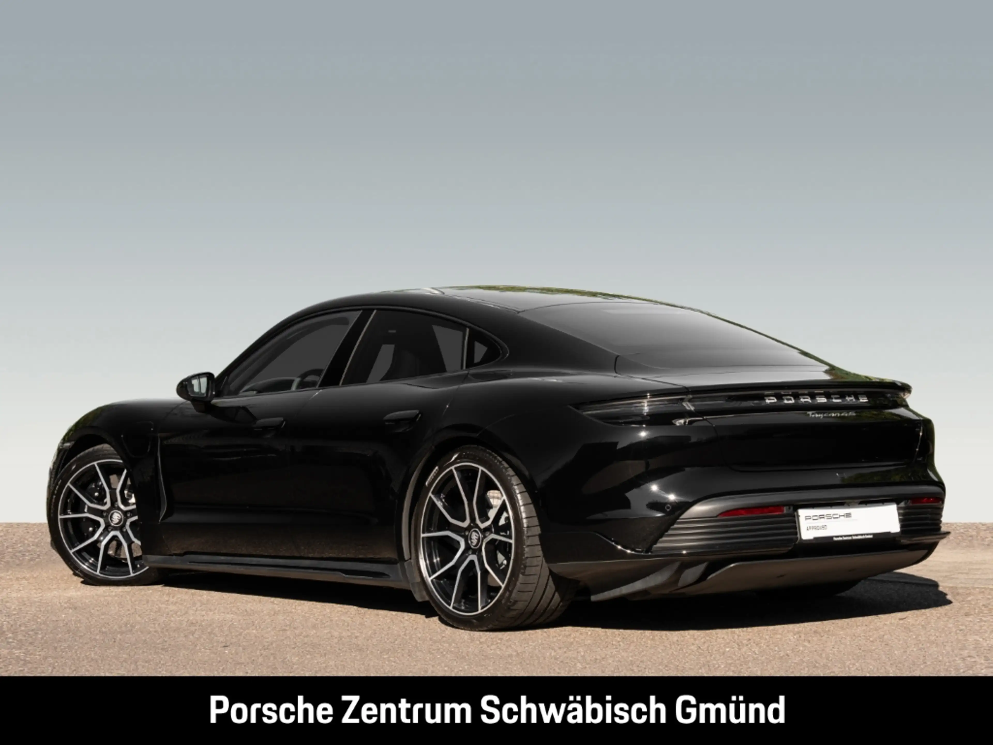 Porsche Taycan 4S — photo 3