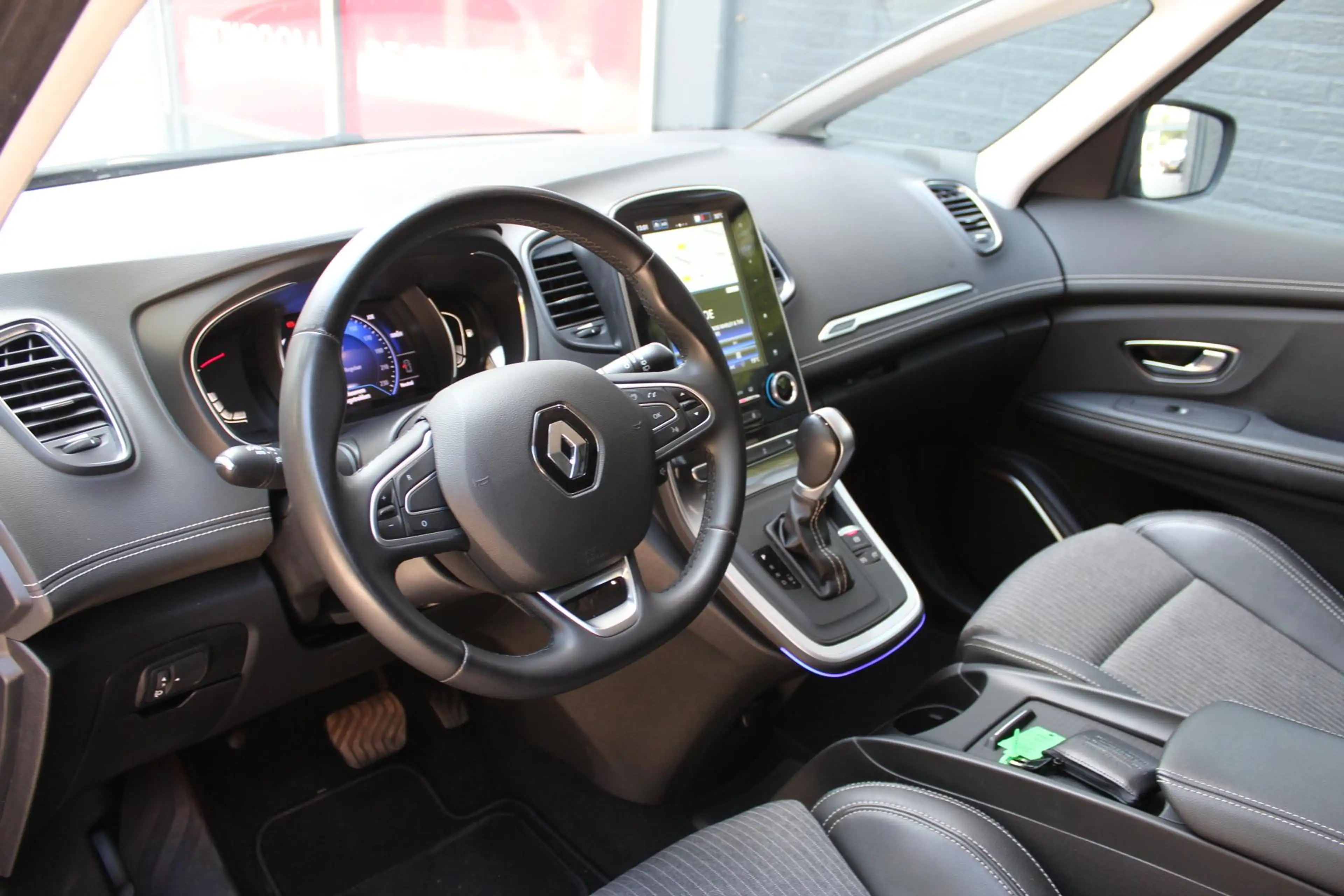 Renault Grand Scenic 1.3 TCe Intens 140 pk Automaat — photo 3