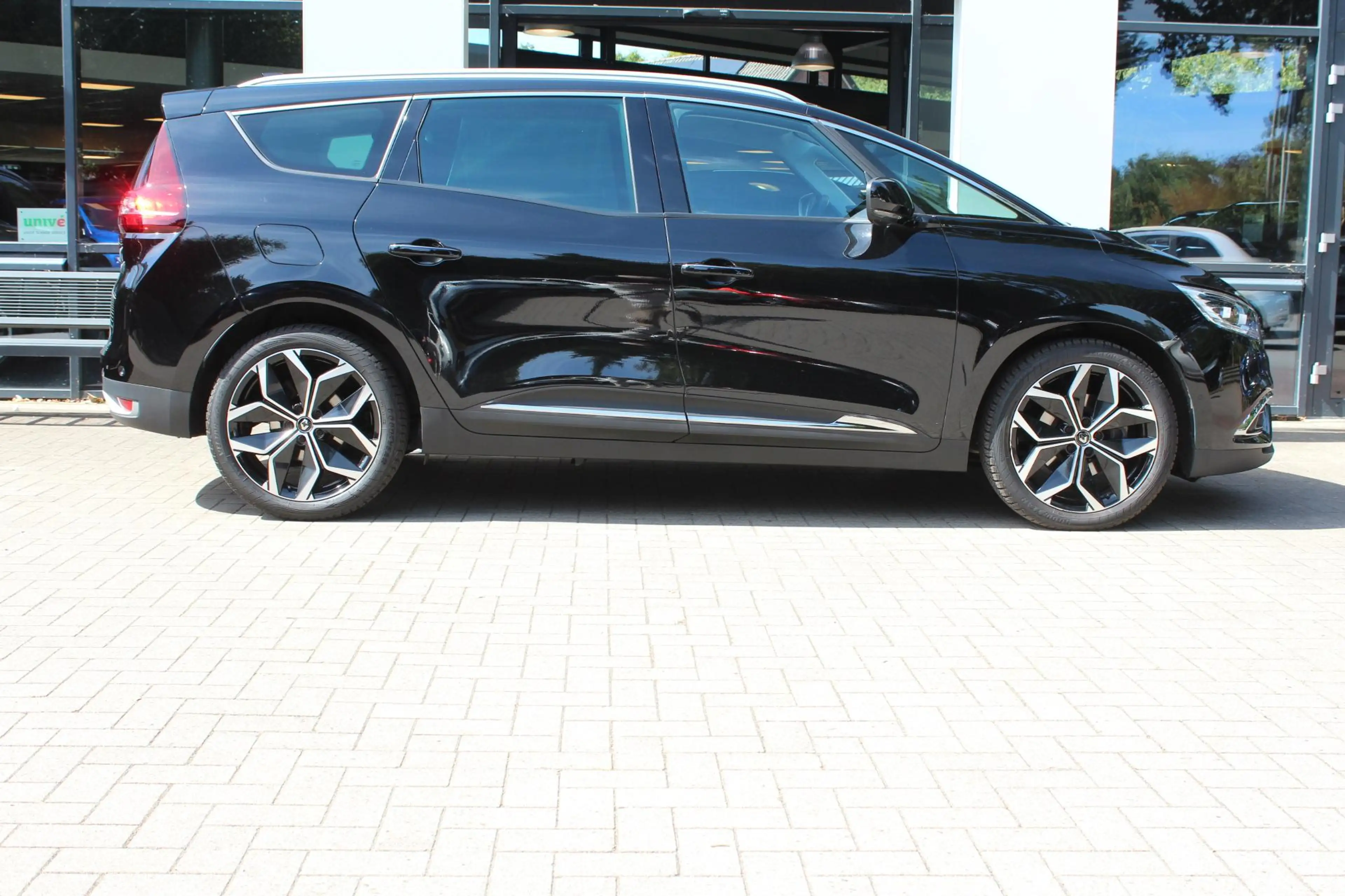 Renault Grand Scenic 1.3 TCe Intens 140 pk Automaat — photo 9