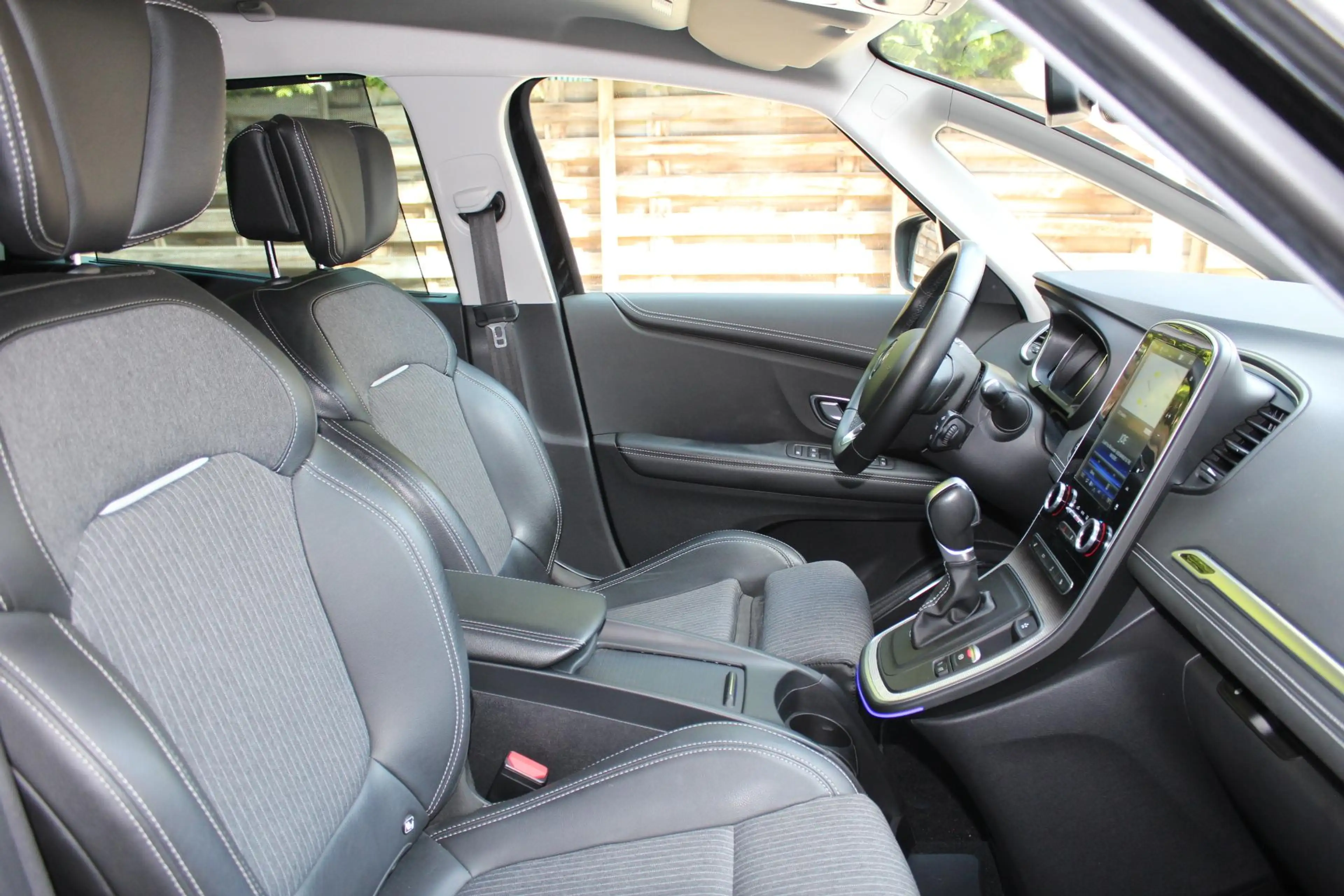 Renault Grand Scenic 1.3 TCe Intens 140 pk Automaat — photo 8