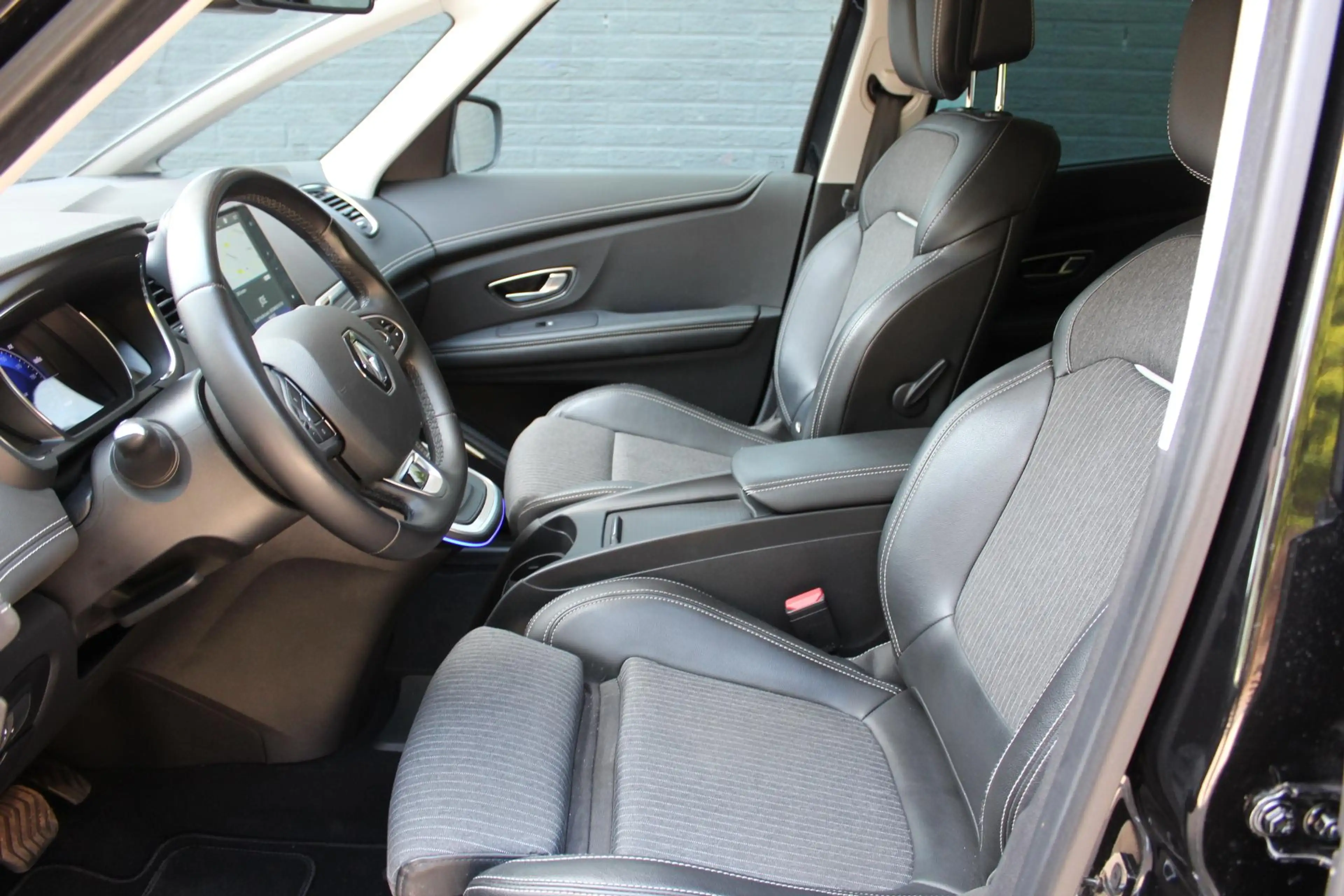 Renault Grand Scenic 1.3 TCe Intens 140 pk Automaat — photo 6