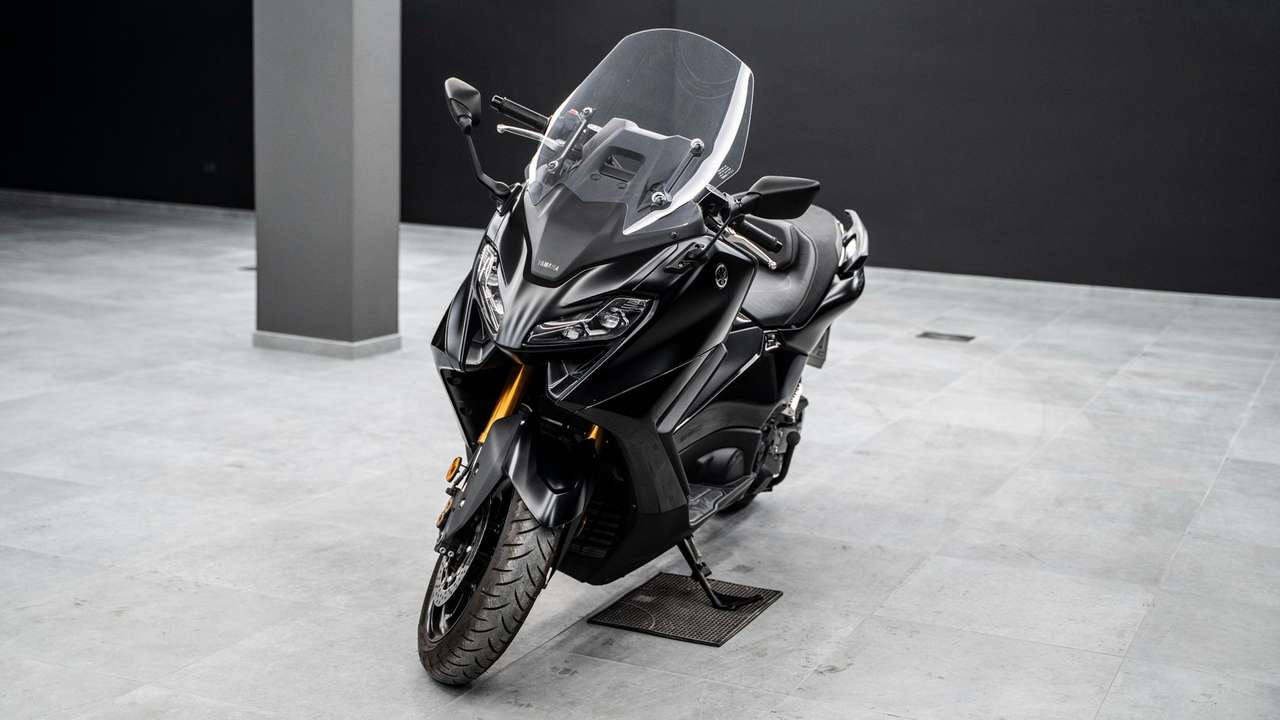 Yamaha TMAX 560 TECH MAX SPECIAL PAINT DISPONIBILE PRONTA CONSEGNA