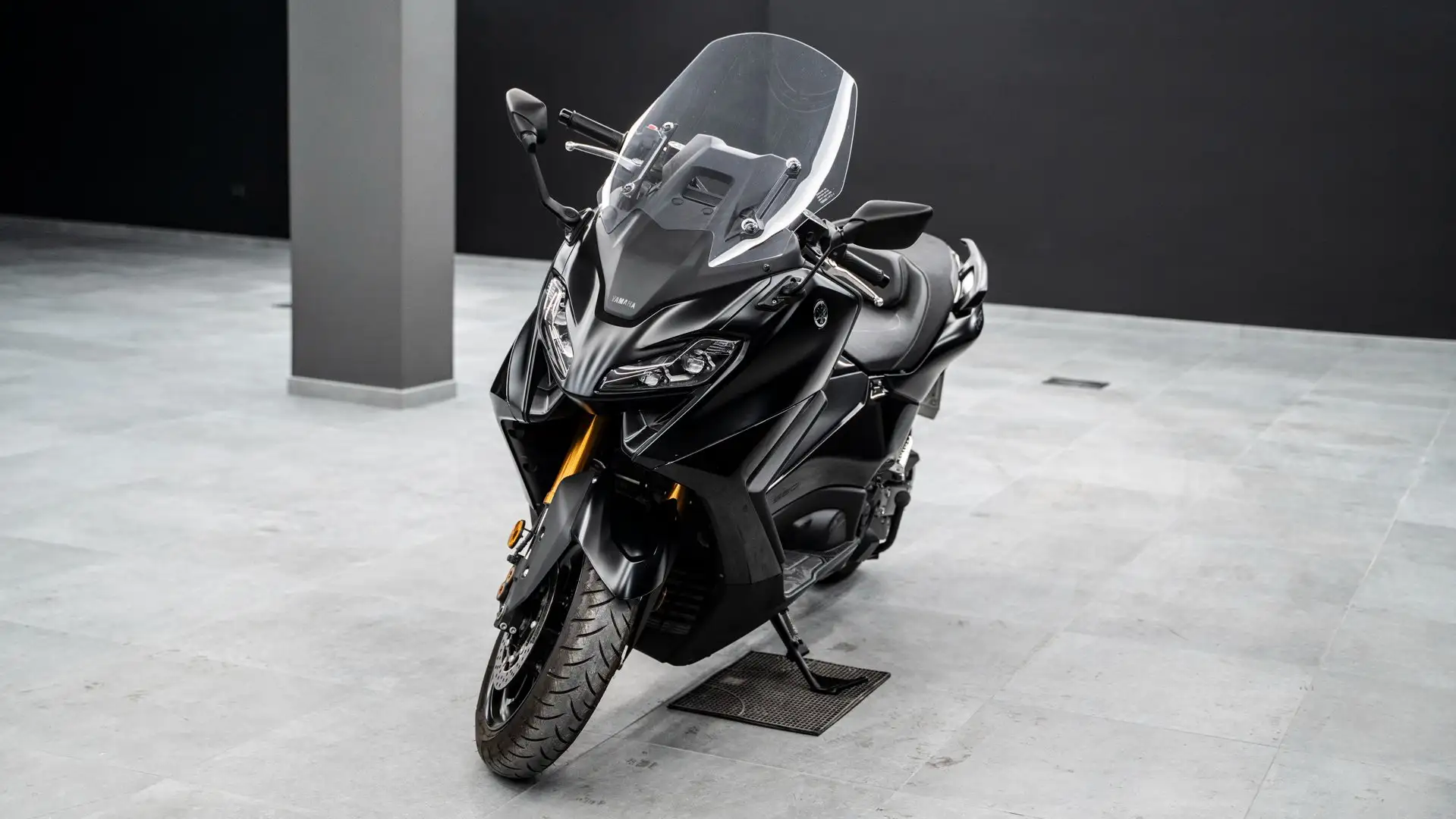 Yamaha TMAX 560 TECH MAX SPECIAL PAINT DISPONIBILE PRONTA CONSEGNA Black - 1