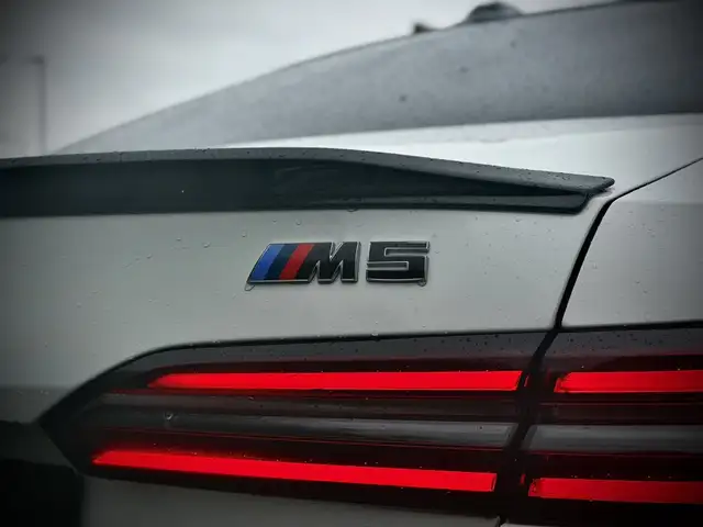 BMW M5 Limousine Ansicht 9