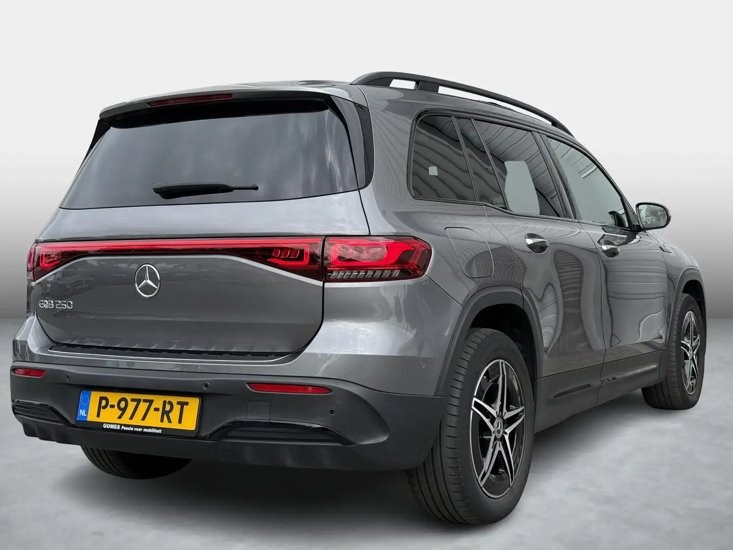 Mercedes-Benz EQB 250 AMG Line 67 kWh | Panoramadak | Gris - 2