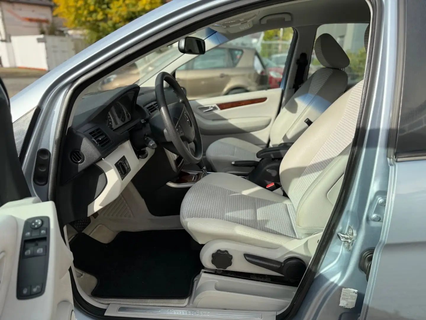 Mercedes-Benz B 200 *NEUZUSTD.*AUTOMATIK*SHZ*ALUF.*WR* - 1