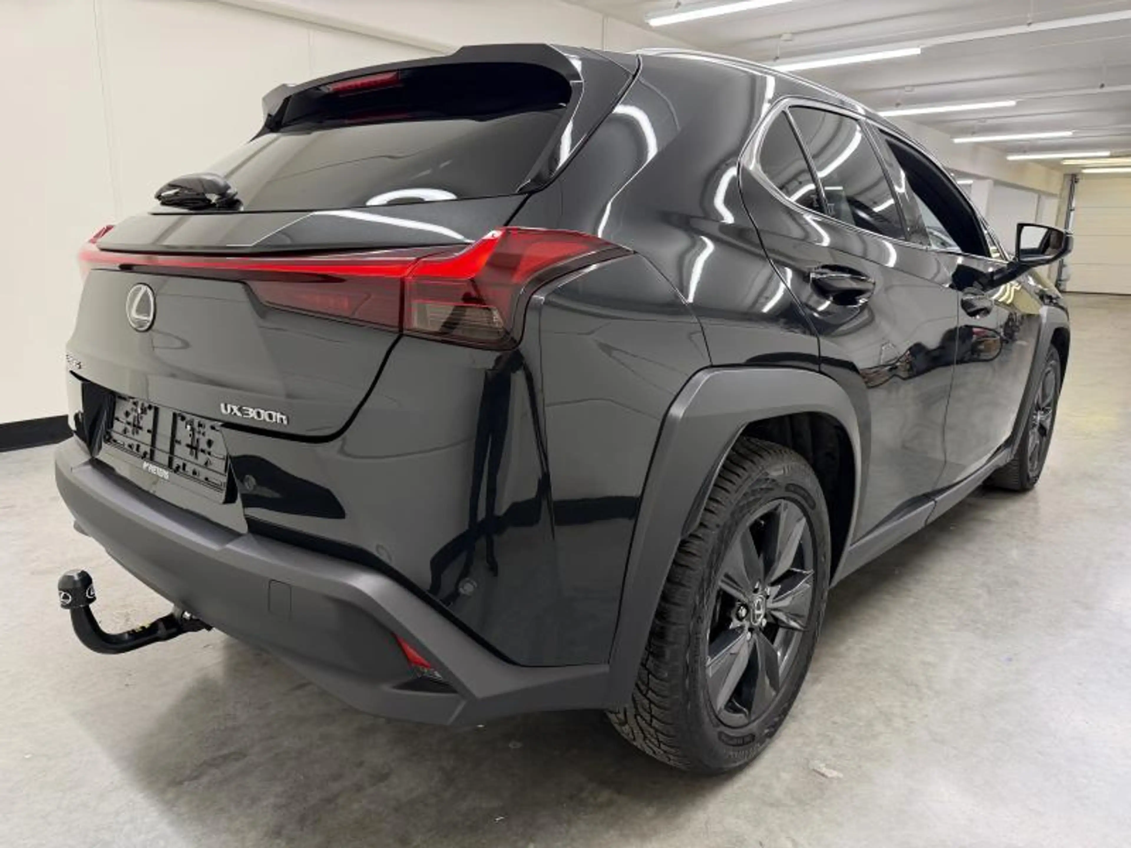 Lexus UX 250h Business Line — photo 3