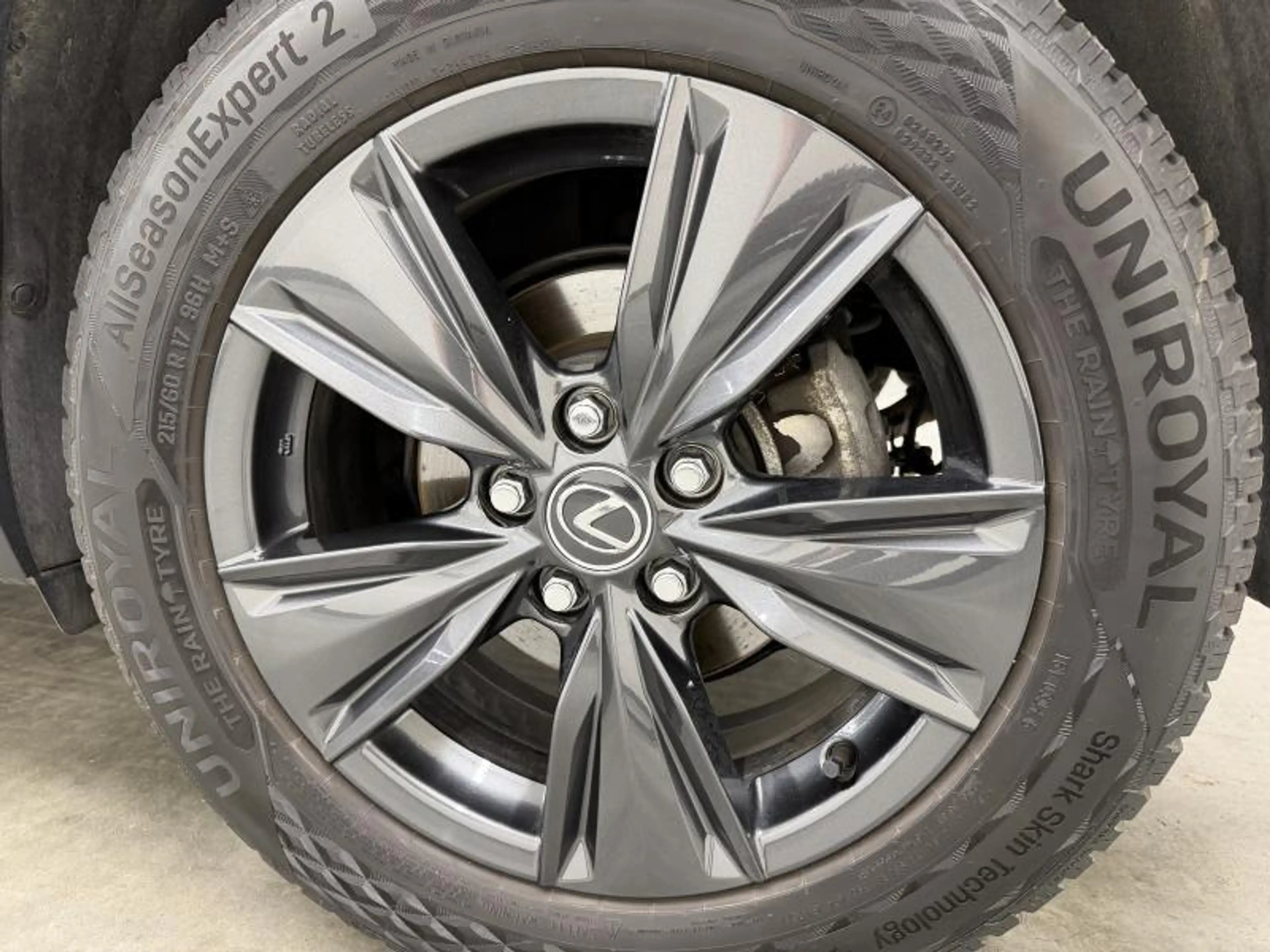 Lexus UX 250h Business Line — photo 8