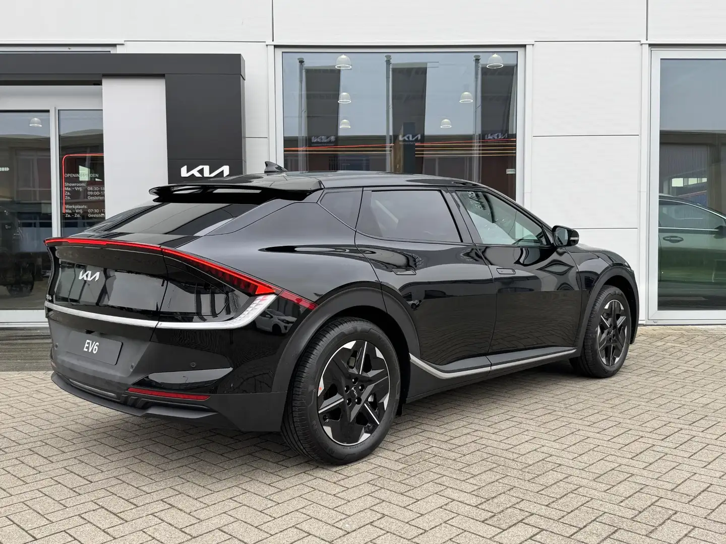 Kia EV6 Light Edition 63 kWh l Levering Maart l Aurora Bla Zwart - 2