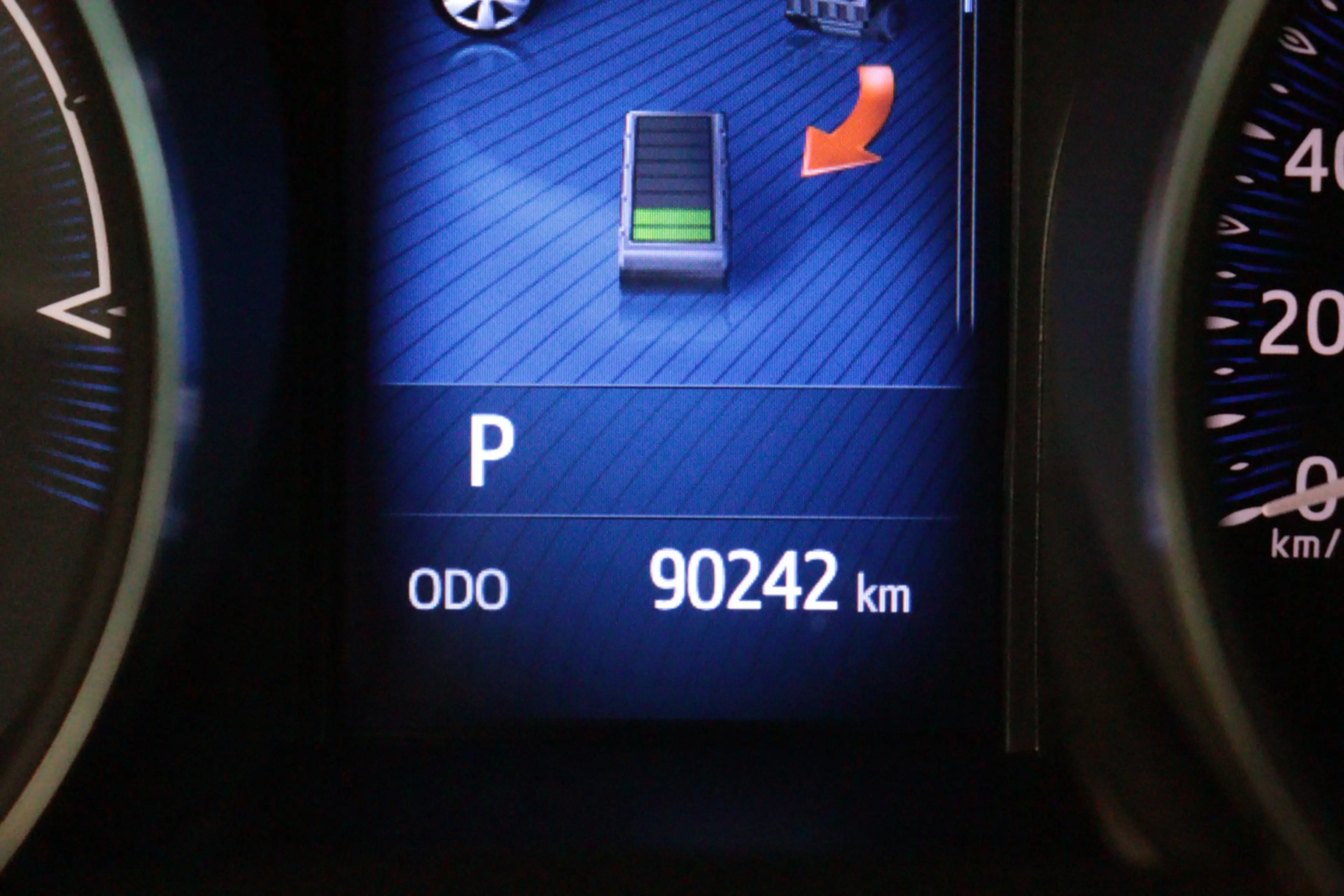 Toyota C-HR 1.8 Hybrid | TWO-TONE | CAMERA | STOELVERW | LANE- — photo 14