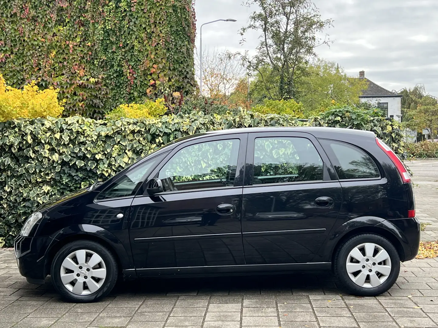 Opel Meriva 1.6-16V Cosmo Automaat Zwart - 2