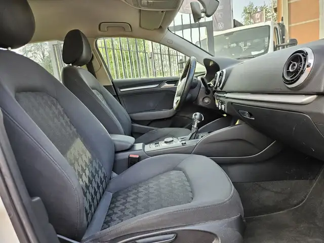 Audi A3 view 9