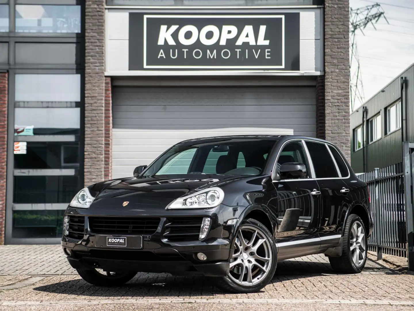 Porsche Cayenne 4.8 S | Pano | Bose | Trekhaak | Youngtimer | Voll Black - 1