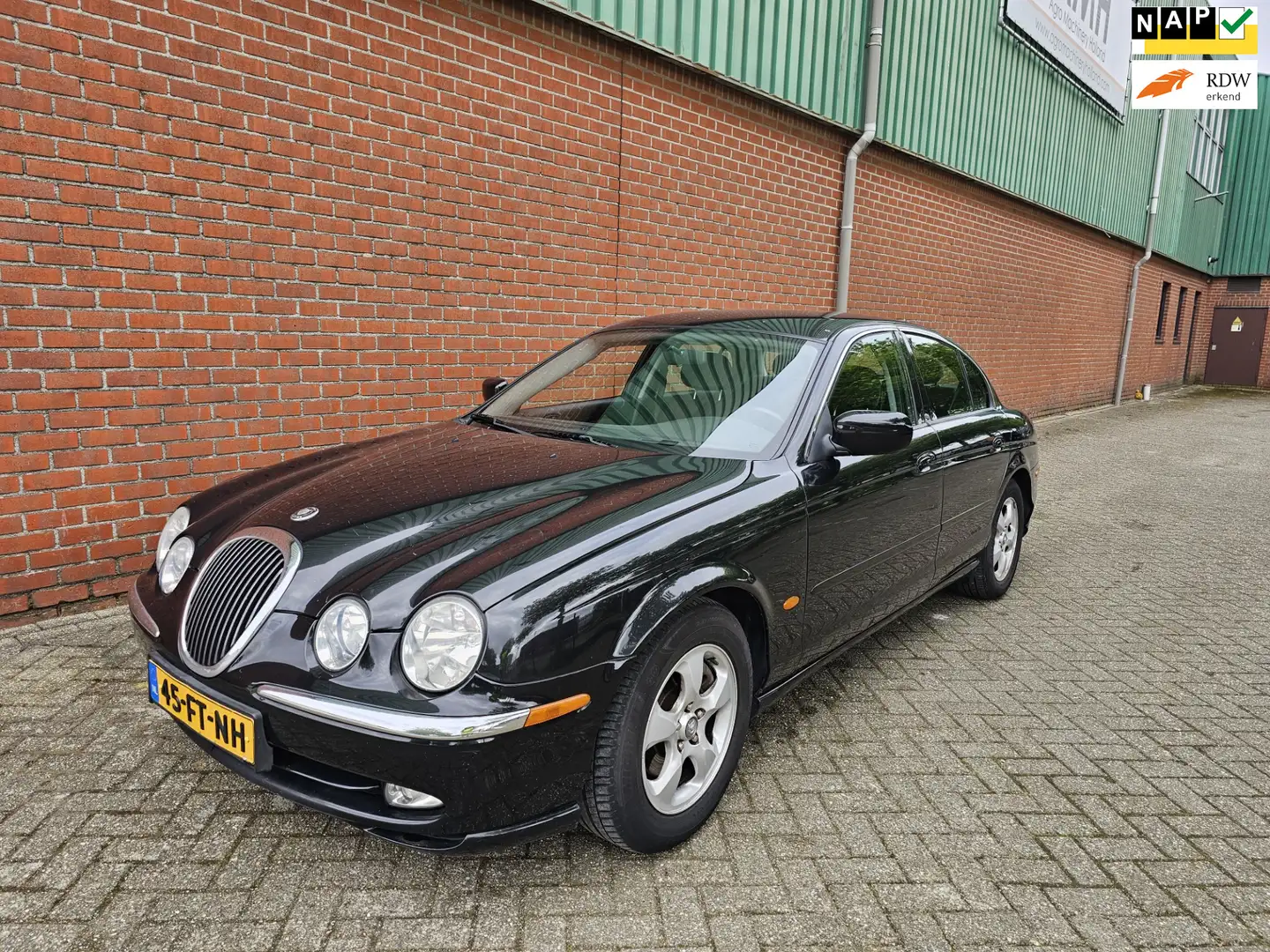 Jaguar S-Type 3.0 V6 Clima Bj:2000 NAP! Zwart - 1
