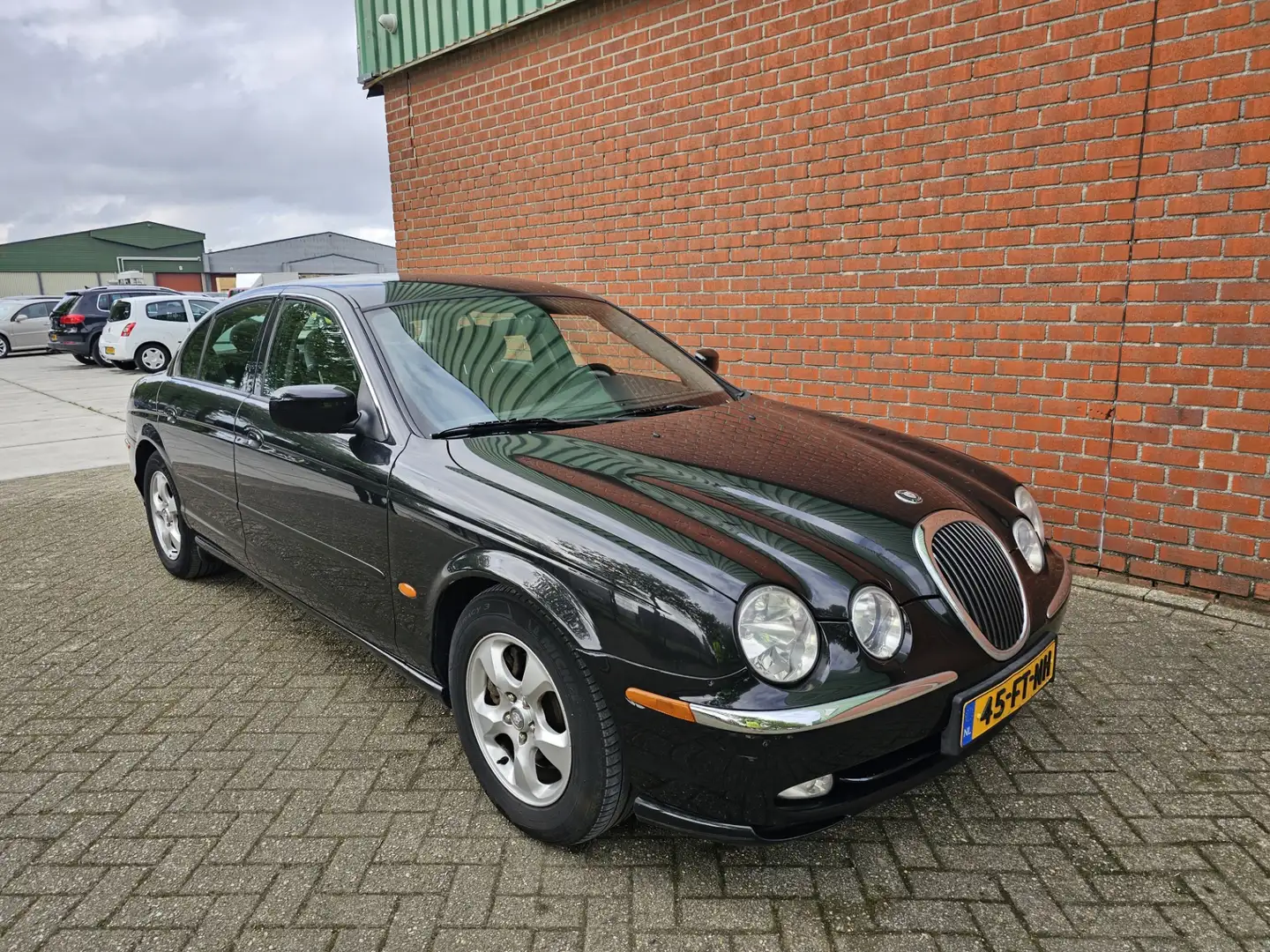 Jaguar S-Type 3.0 V6 Clima Bj:2000 NAP! Zwart - 2