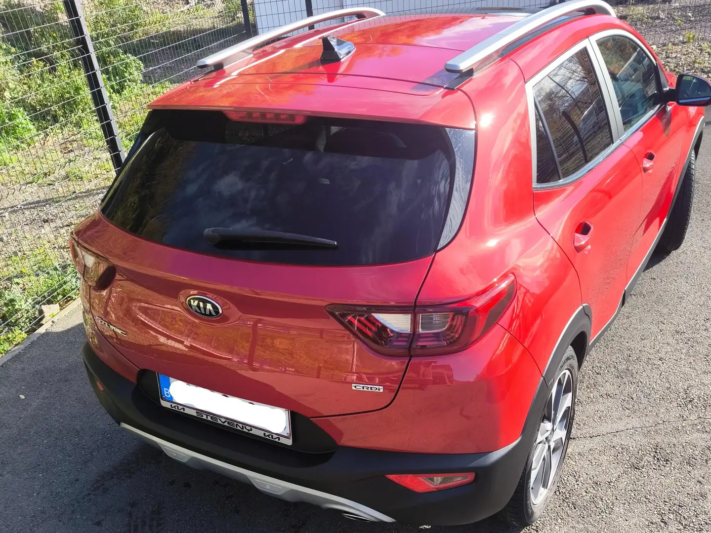 Kia Stonic Stonic 1.6 CRDi Fusion ISG Rouge - 2