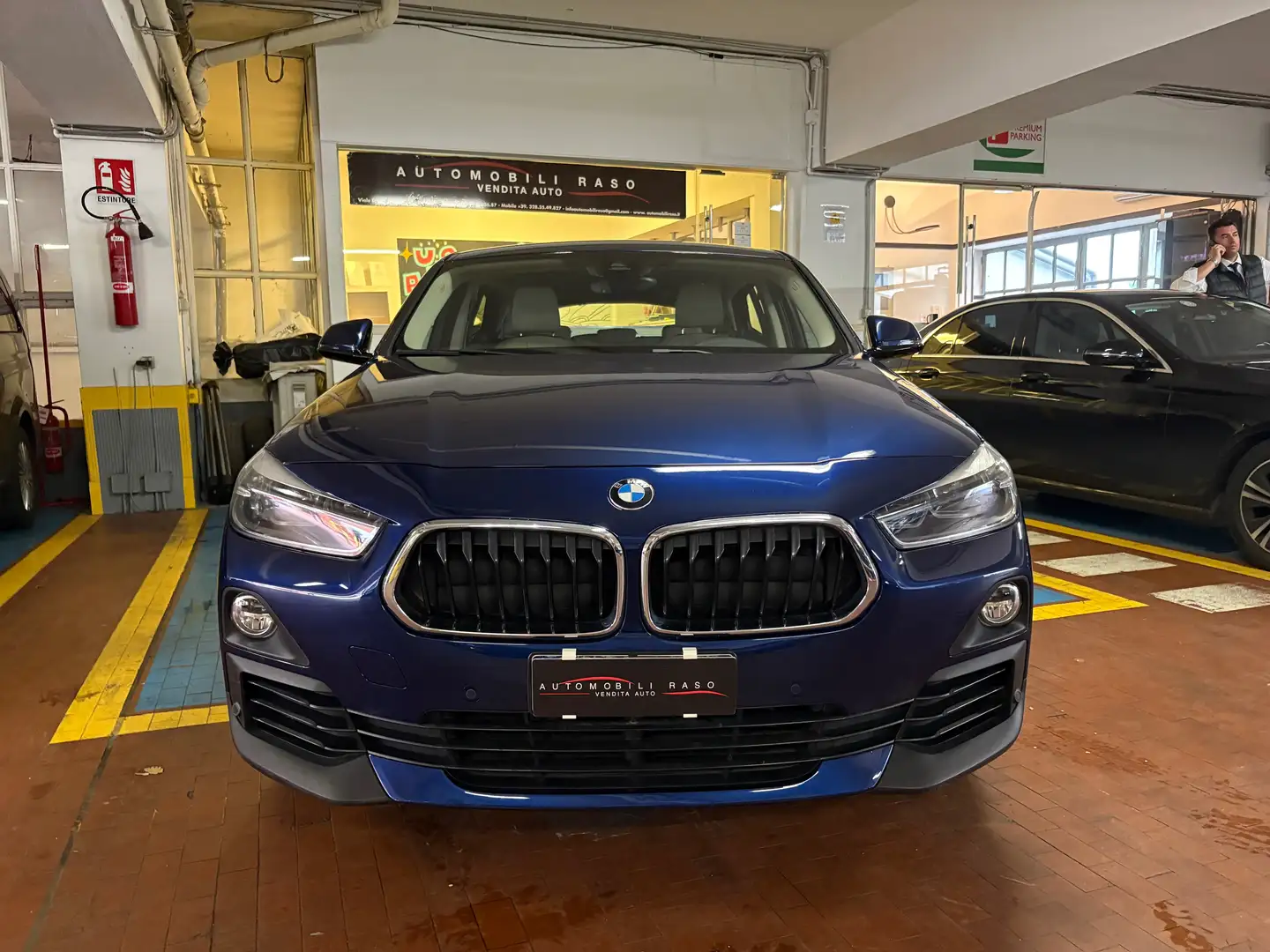 BMW X2 sdrive18d Advantage auto EURO 6D Blauw - 2