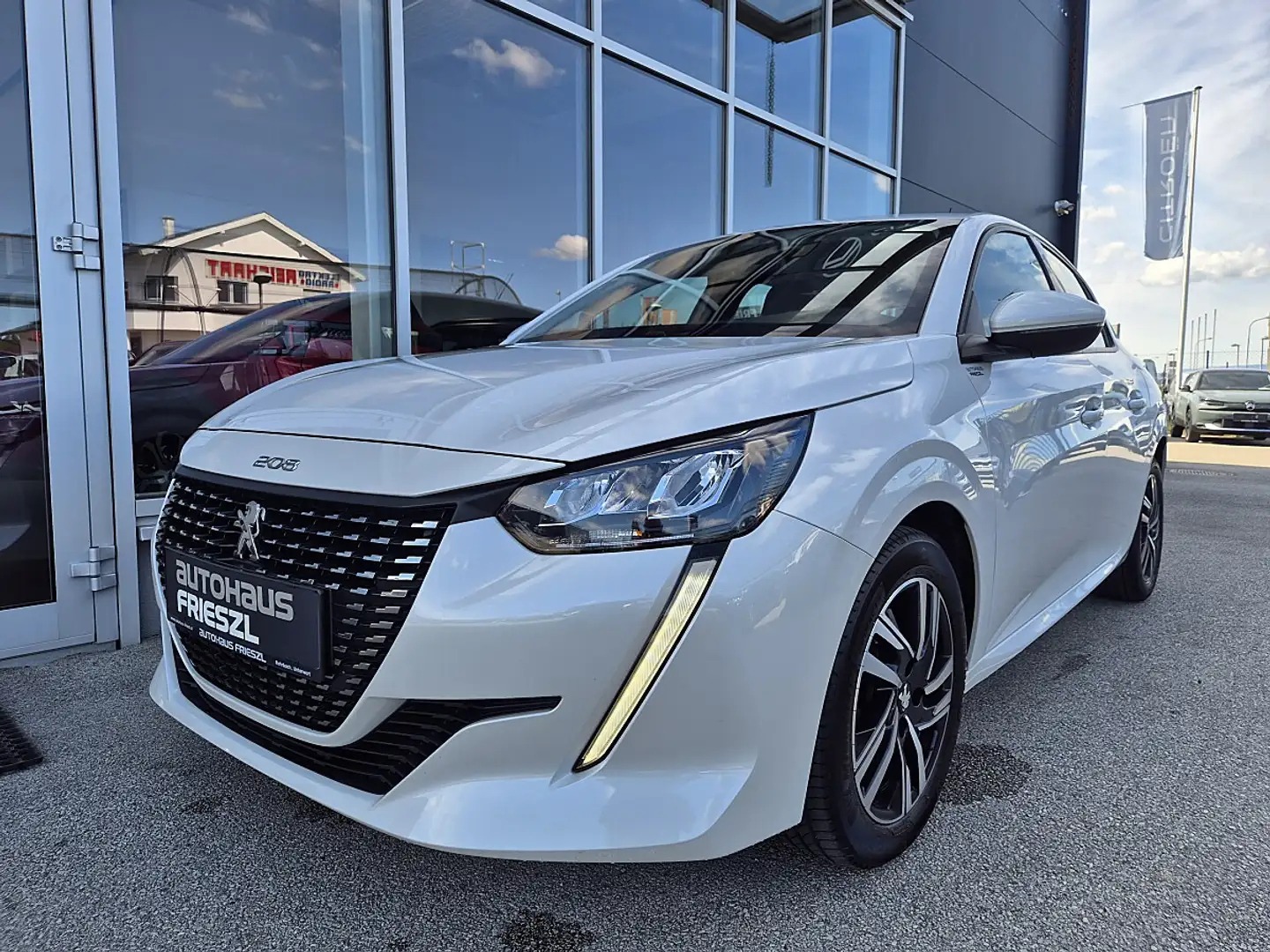 Peugeot 208 Allure PureTech 100 S&S EAT8 Aut. Weiß - 1