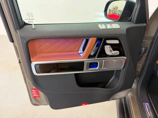 Mercedes-Benz G-Class view 10