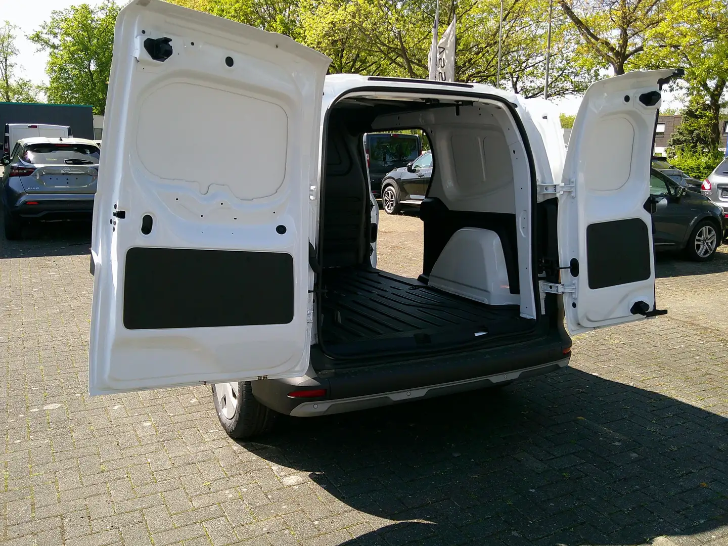 Nissan Townstar L2 2,3t DIG-T 130 6MT ACENTA 1ST AIRB Wit - 2