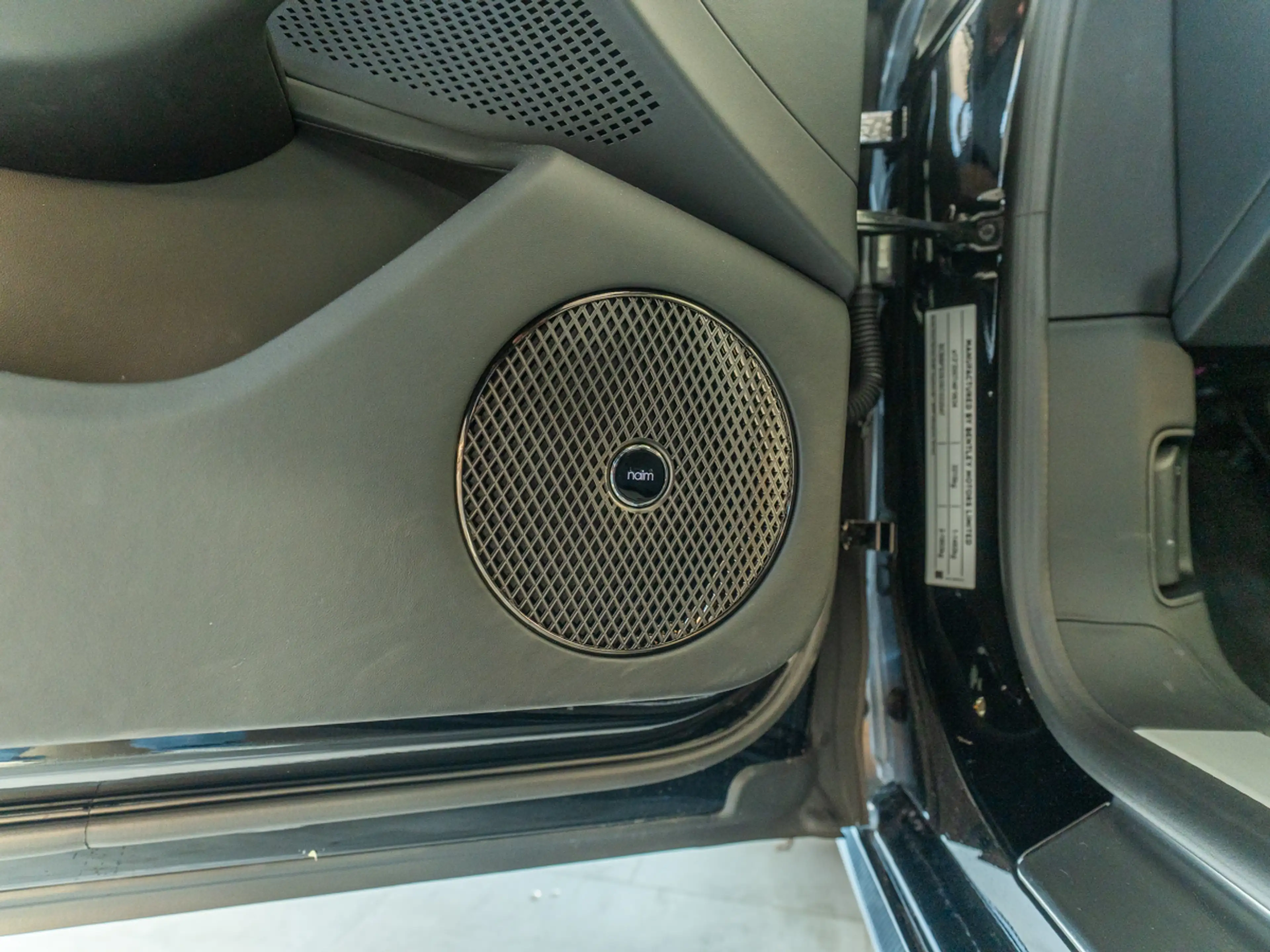 Bentley Flying Spur Speed MY25 | Bentley Nürnberg Akrapovic — photo 12