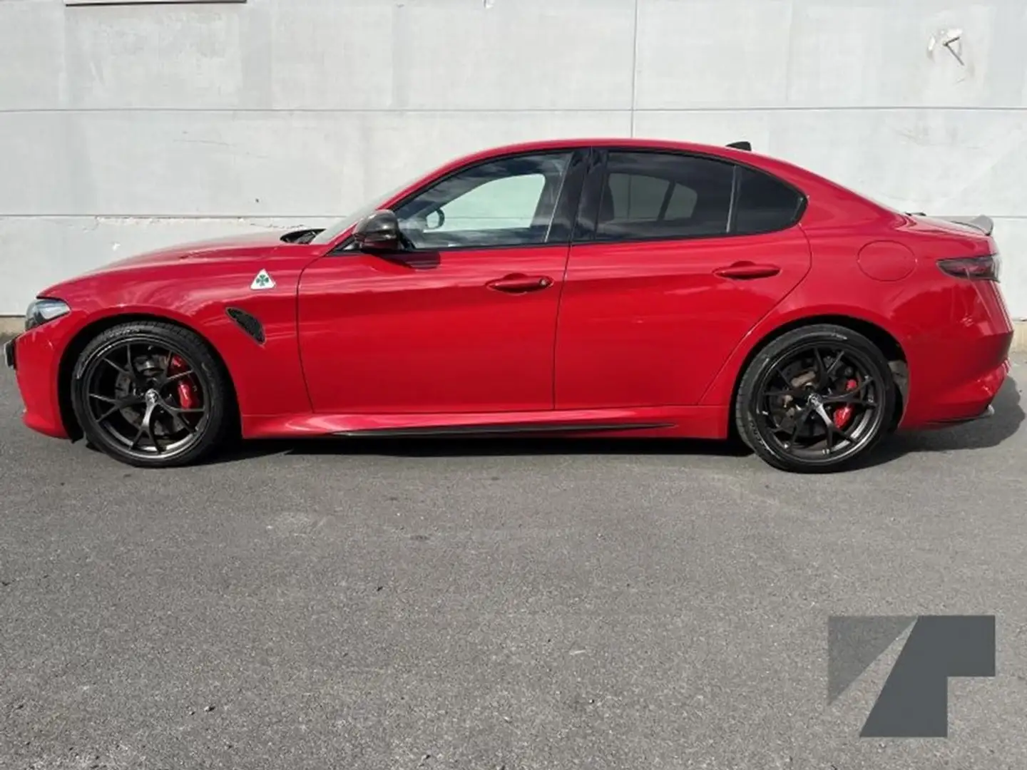 Alfa Romeo Giulia 2.9 V6 Quadrifoglio - Carbon dak*H&K*camera*Navi*D Červená - 2