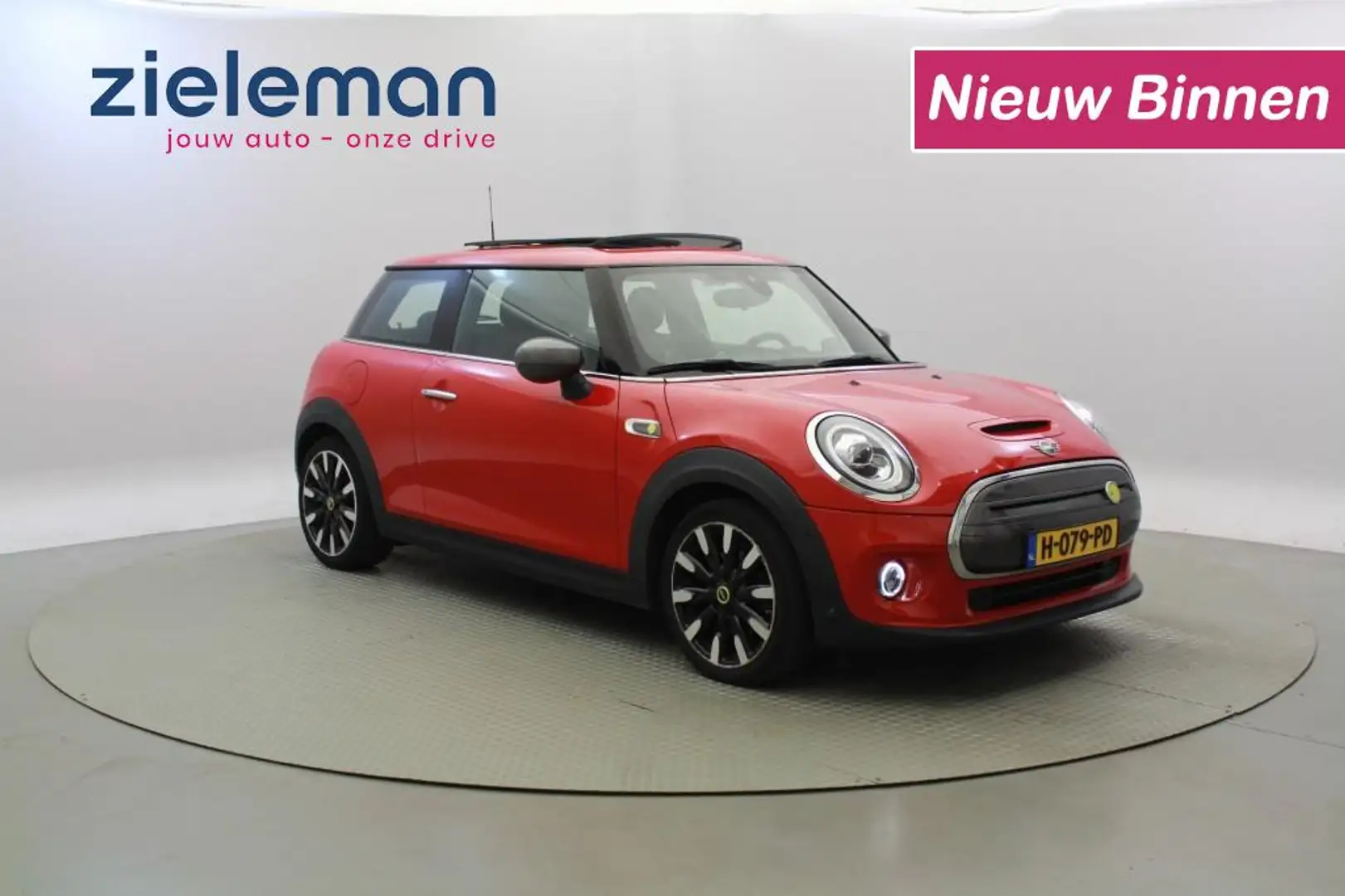 MINI Cooper Electric Yours 33 kWh - Panorama, Carplay, Stoelve Rood - 1