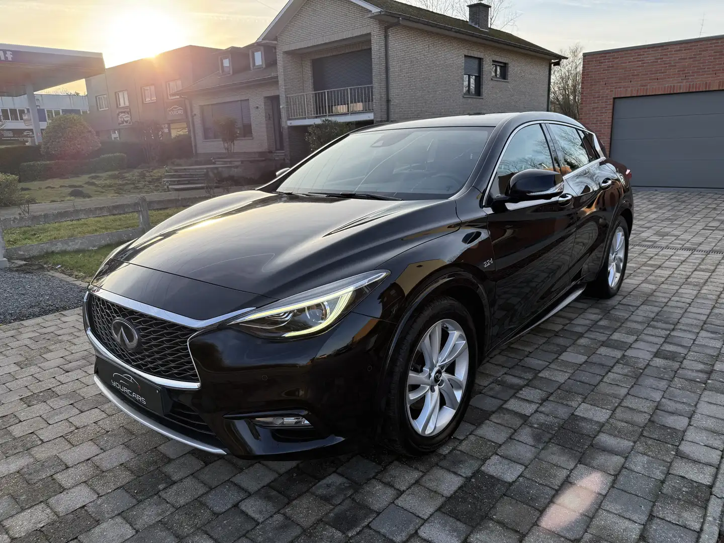 Infiniti Q30 Q30 2.2d AWD Premium Tech DCT Noir - 2