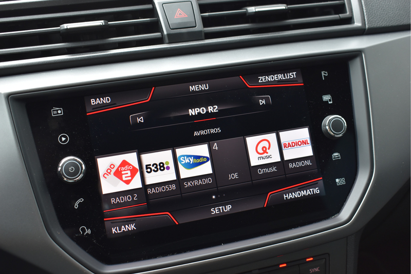 SEAT Ibiza 1.0 TSI Style Business Intense Camera, Navi, Clima — photo 19