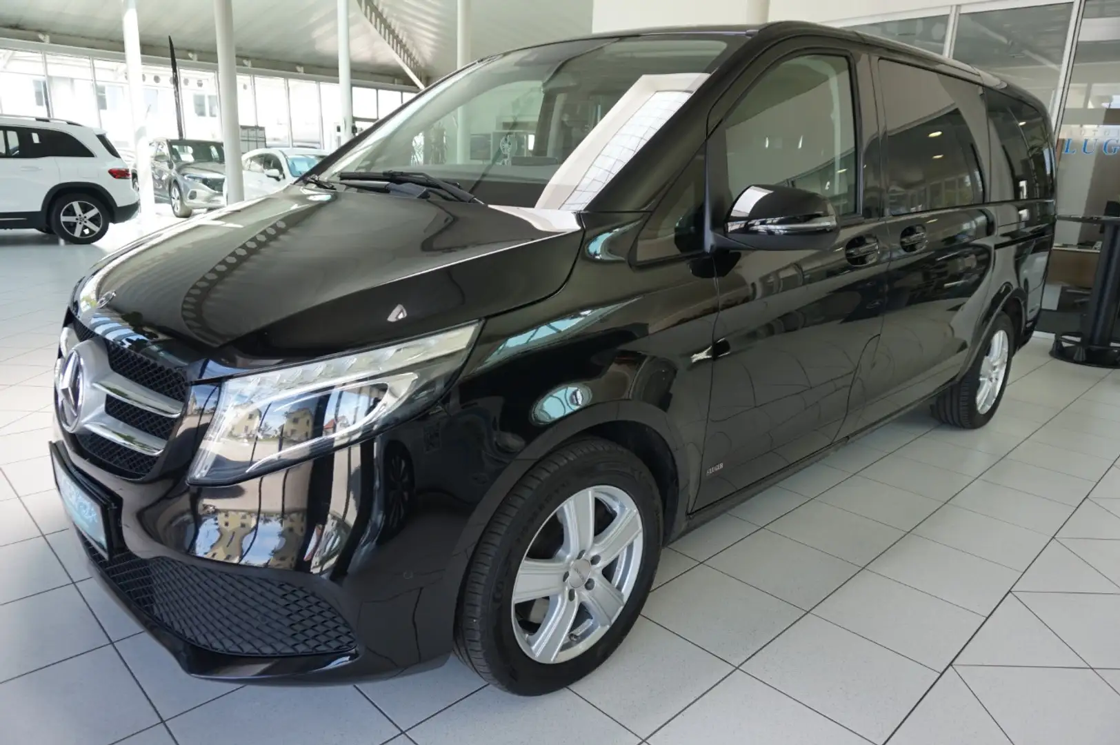 Mercedes-Benz V 250 d Lang FAP Distr RKam LED PTS COM Klima Noir - 1