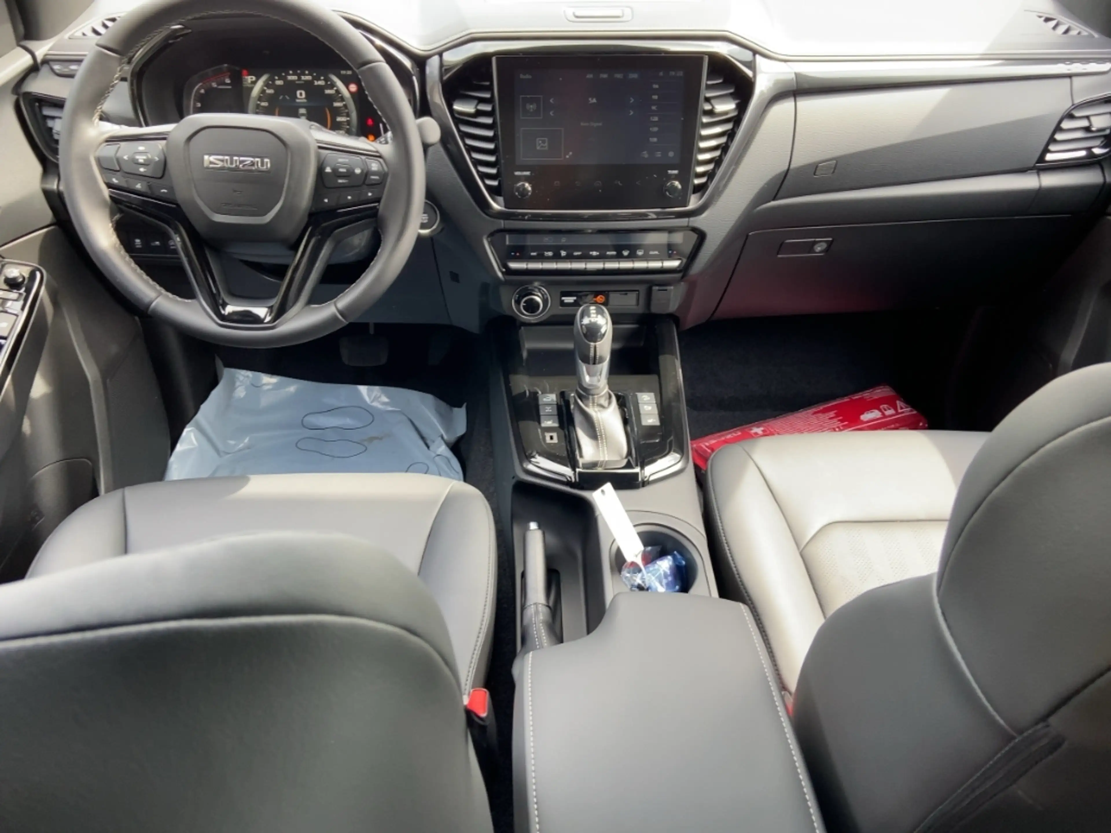 Isuzu D-Max V-CROSS Doka 163PS 4WD Autom. Winter/RFK/Leder/Car — photo 8