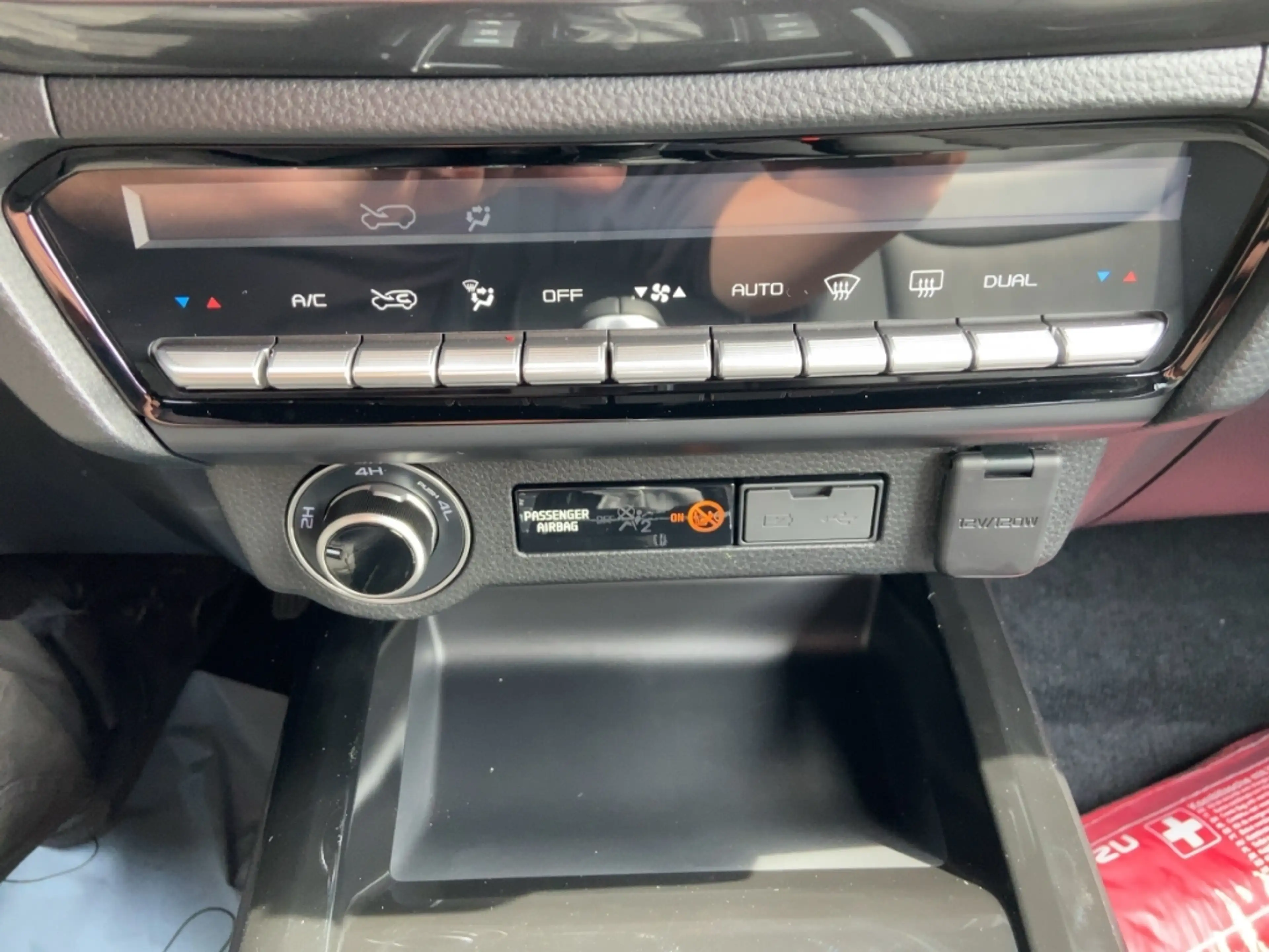 Isuzu D-Max V-CROSS Doka 163PS 4WD Autom. Winter/RFK/Leder/Car — photo 15