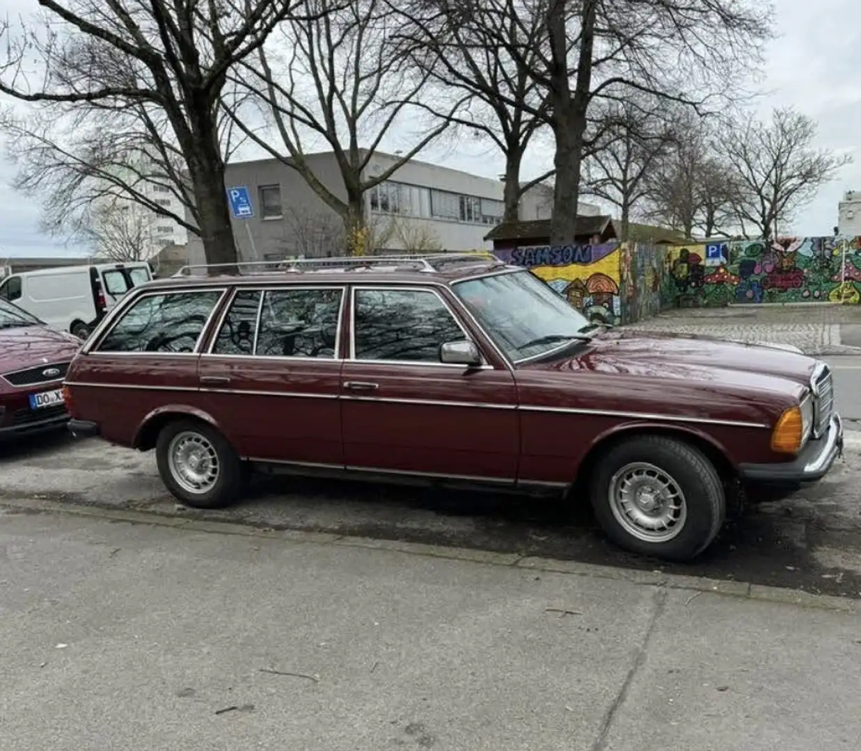 Mercedes-Benz 230 230 TE 123 Rojo - 1