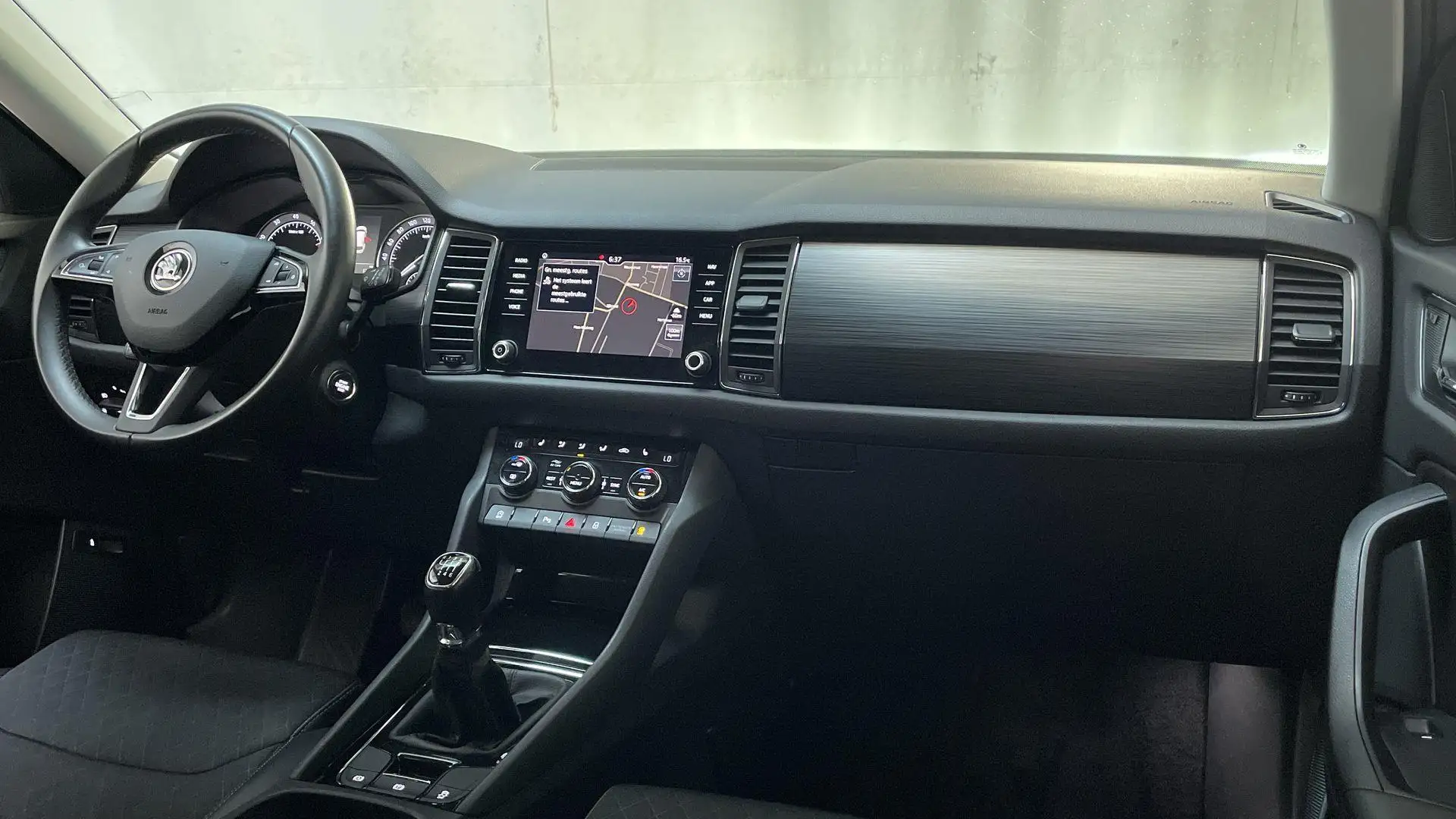 Skoda Kodiaq 1.5 TSI 150pk Business Edition Camera Leder-Stof S Grey - 2
