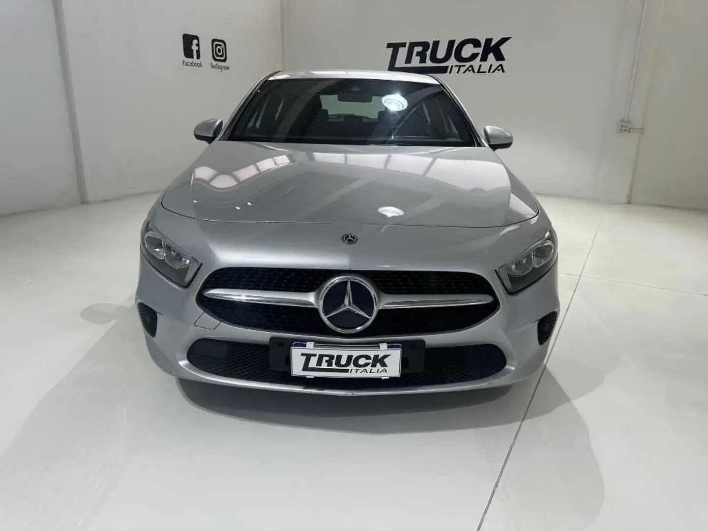 Mercedes-Benz A 180 - A 180 d Sport Extra auto Argent - 2