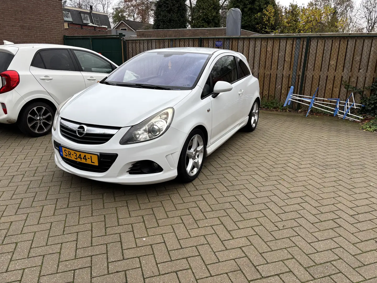 Opel Corsa 1.6-16V GSI OPC NIEUW APK Wit - 1