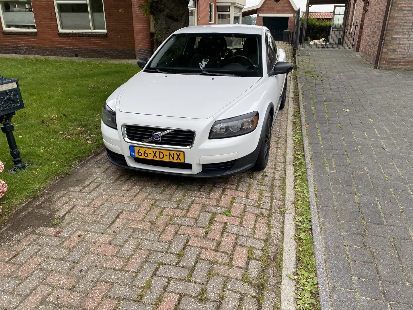 Volvo C30 1.6 MOET WEG!!! Wit - 1