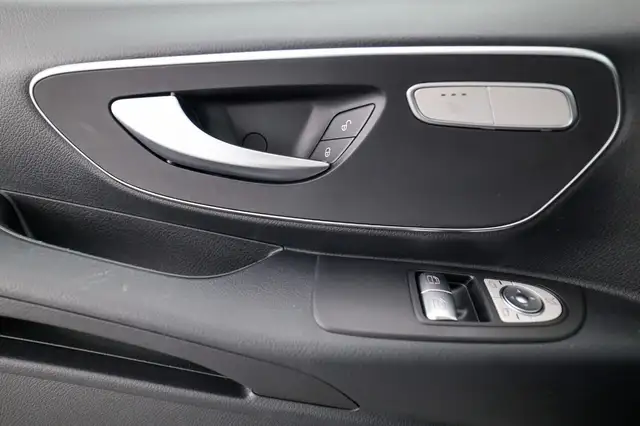 Mercedes-Benz Vito 116 CDI Kombi 4x4 PRO Lang AHK 2,5t 8 Sitze Ansicht 16