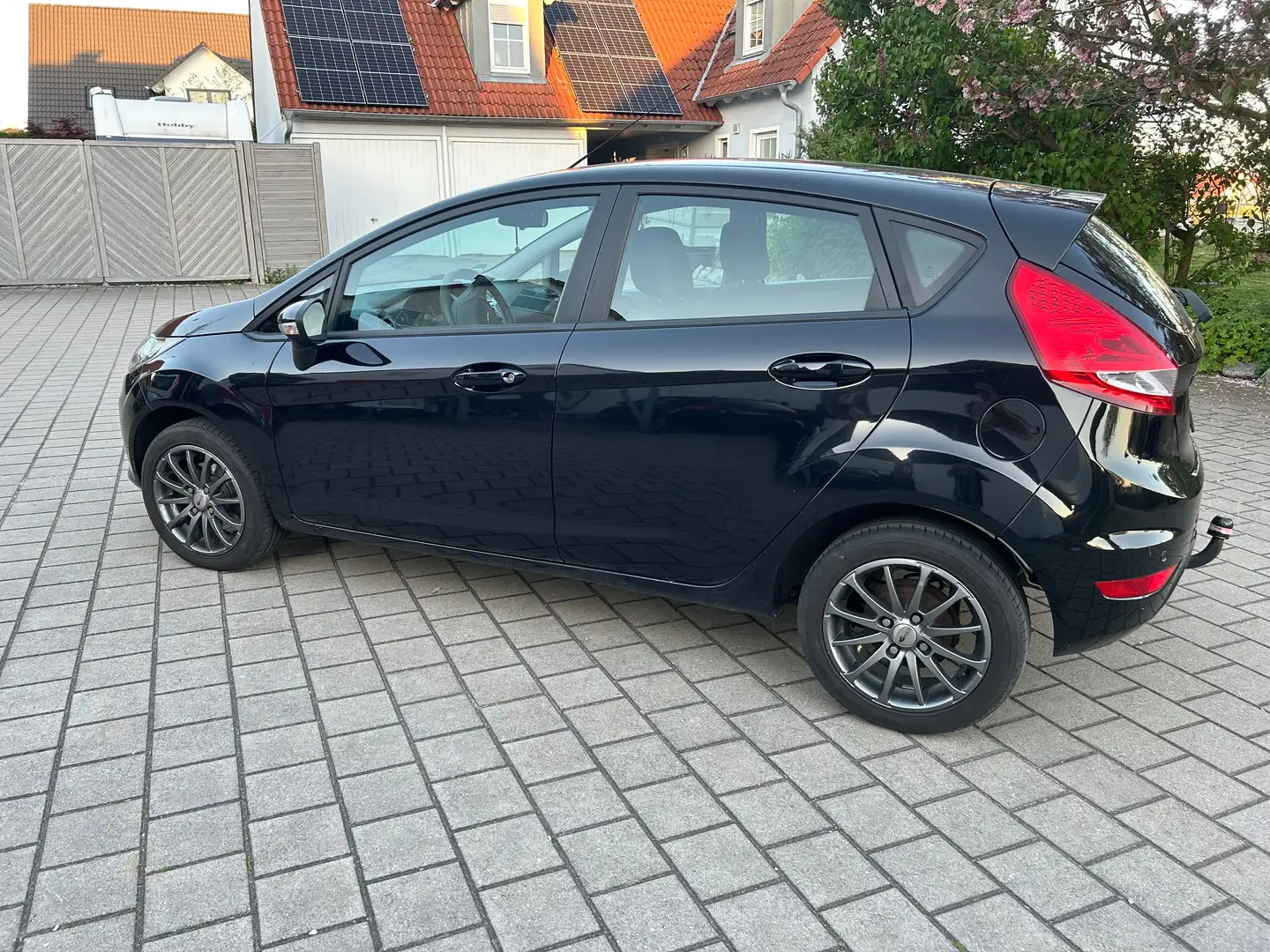 Ford Fiesta Fiesta 1.25 Ambiente Schwarz - 1