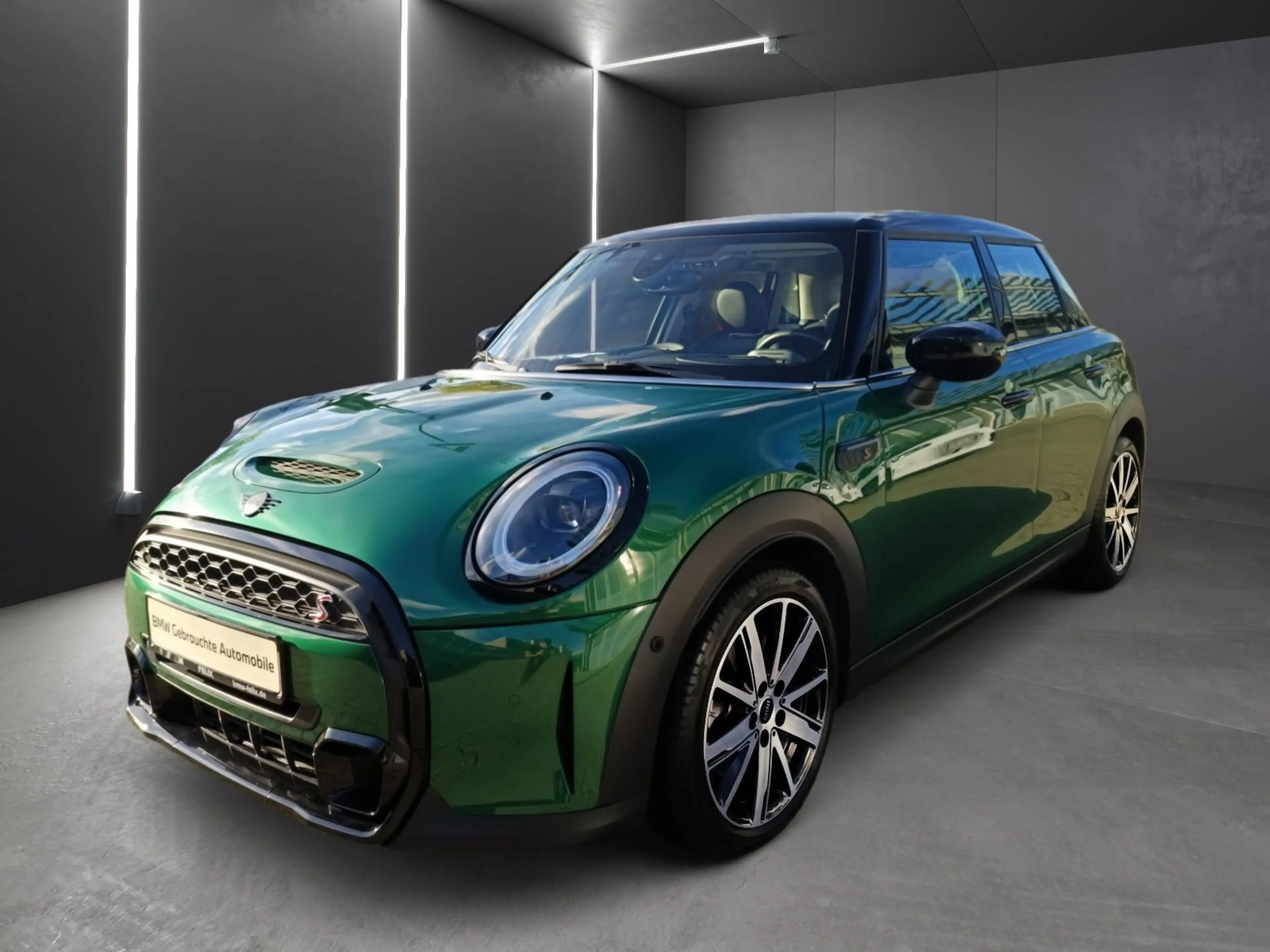 MINI Cooper S HEAD UP+DR. ASSIST+HARMAN/KARDON+PANORAMA