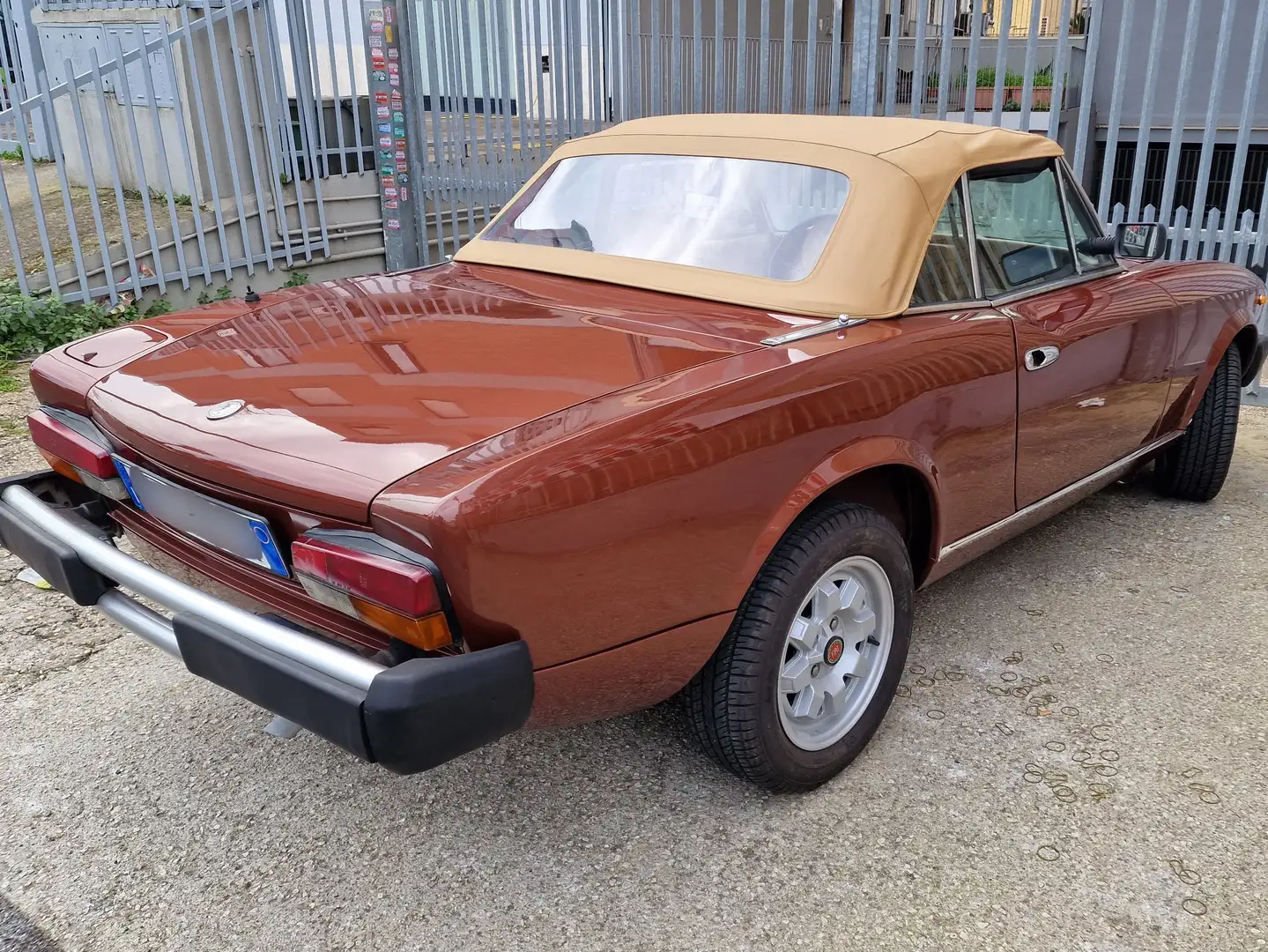 Fiat Pininfarina 124 Barna - 1