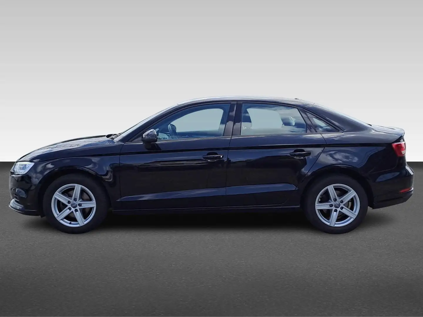 Audi A3 Limousine 30 TFSI 116pk Pro Line Zwart - 2