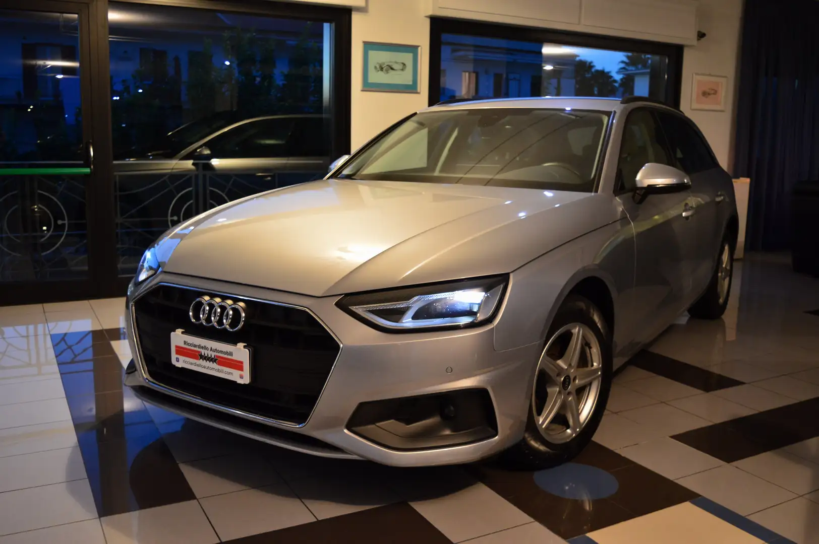 Audi A4 Avant 35 2.0 TDI mhev 163Cv Business s-tronic Argento - 1