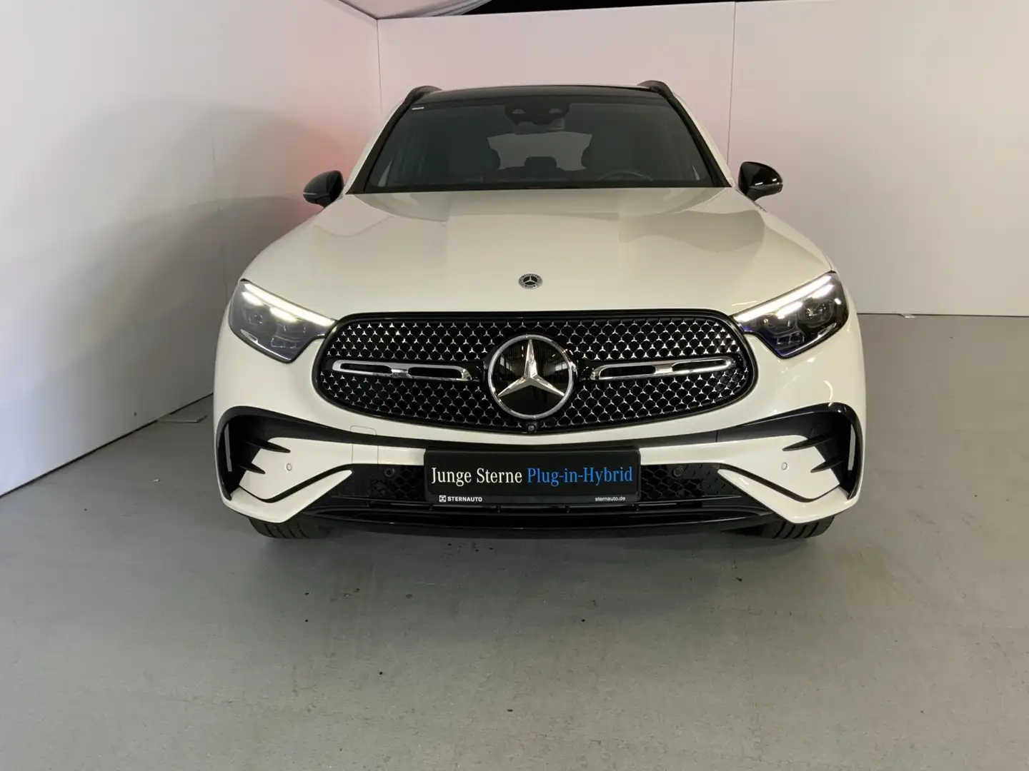 Mercedes-Benz GLC 400 GLC 400 e 4M AMG Pano Night AHK Burm3D DISTR HUD Weiß - 2