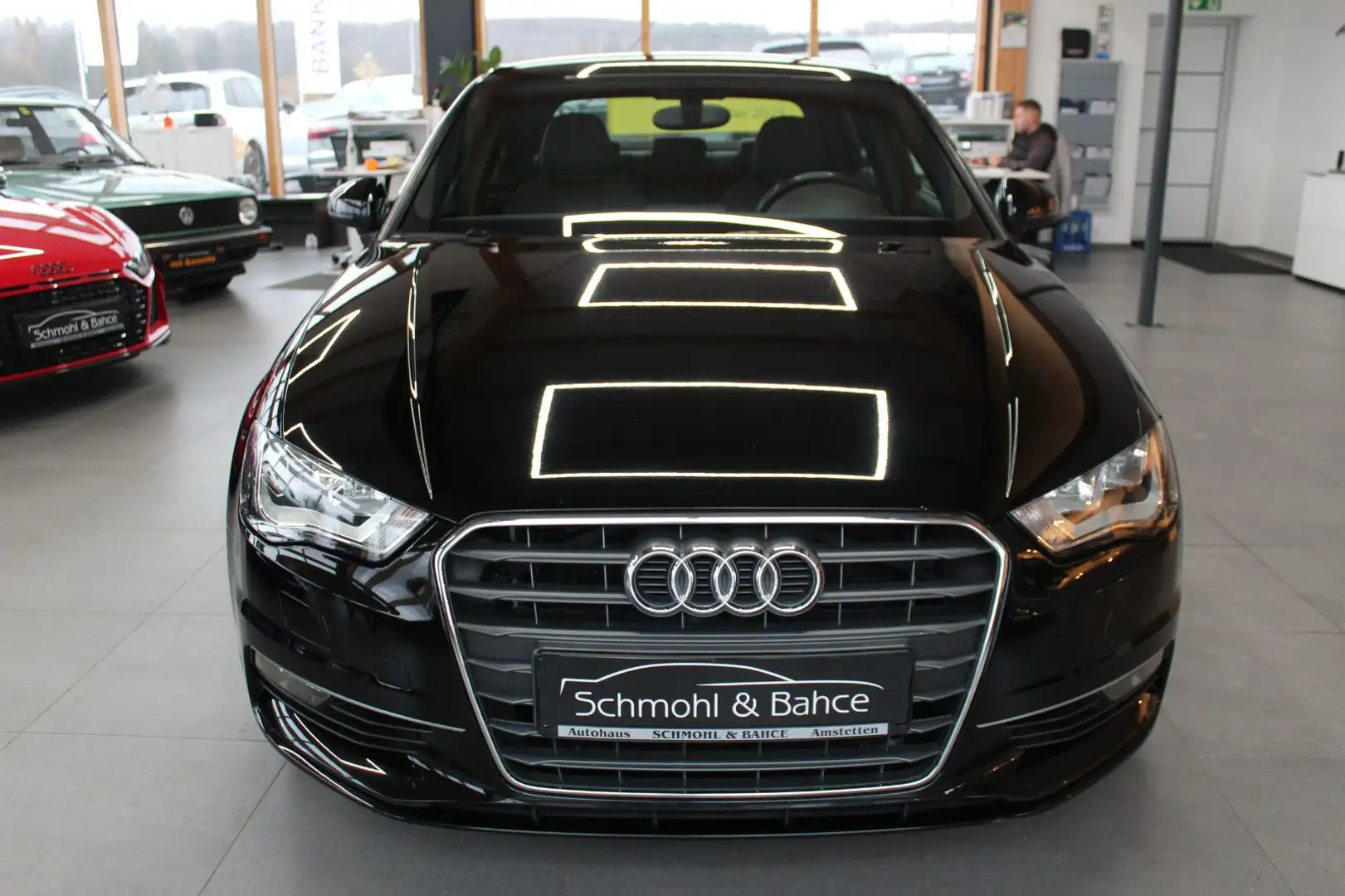 Audi A3 Limo. 1.4 TFSI S line Sportpaket ultra Schwarz - 2